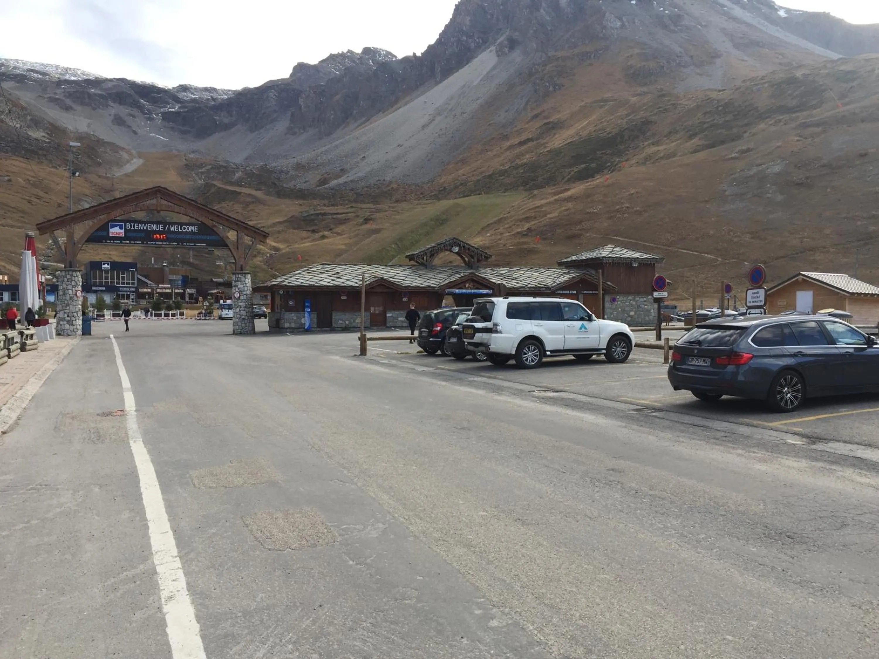 Neighbourhood in Le Rond Point des Pistes - 4 personnes - Tignes Val Claret 2100m - skis aux pieds