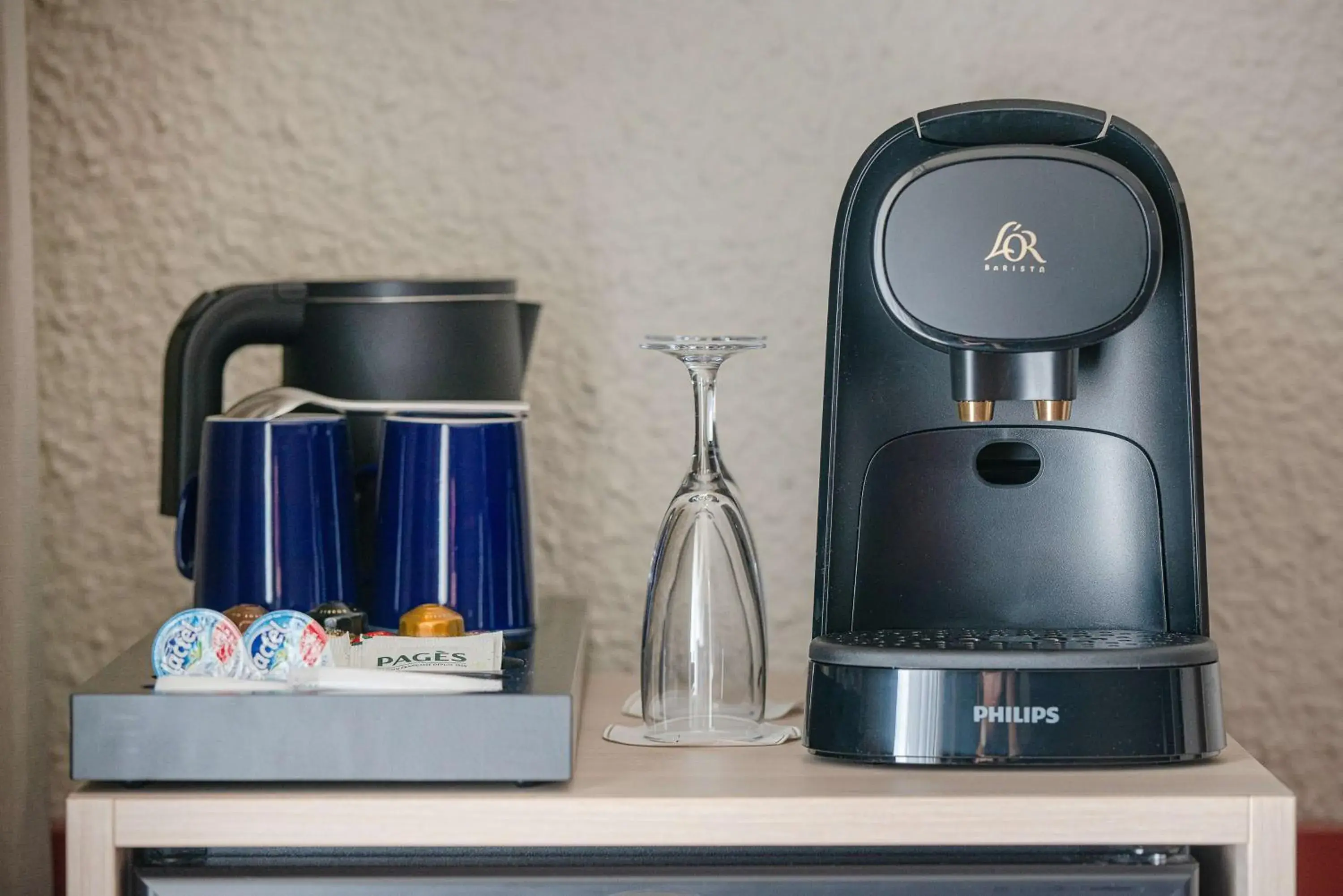 Queen Suite with Sofa Bed in Best Western Porte du Forez Queen Suite with Sofa Bed in Best Western Porte du Forez