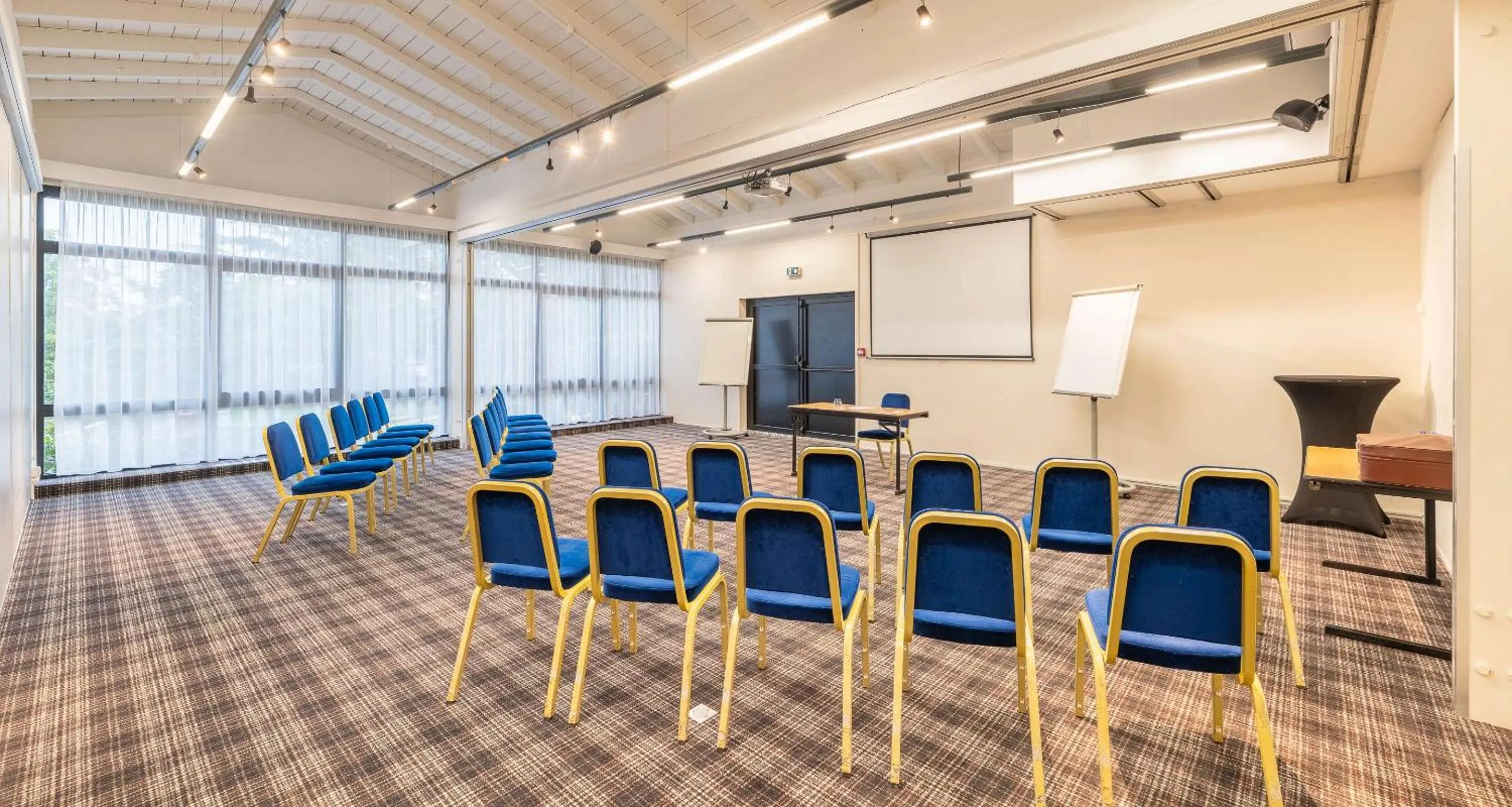 Meeting/conference room in Best Western Porte du Forez