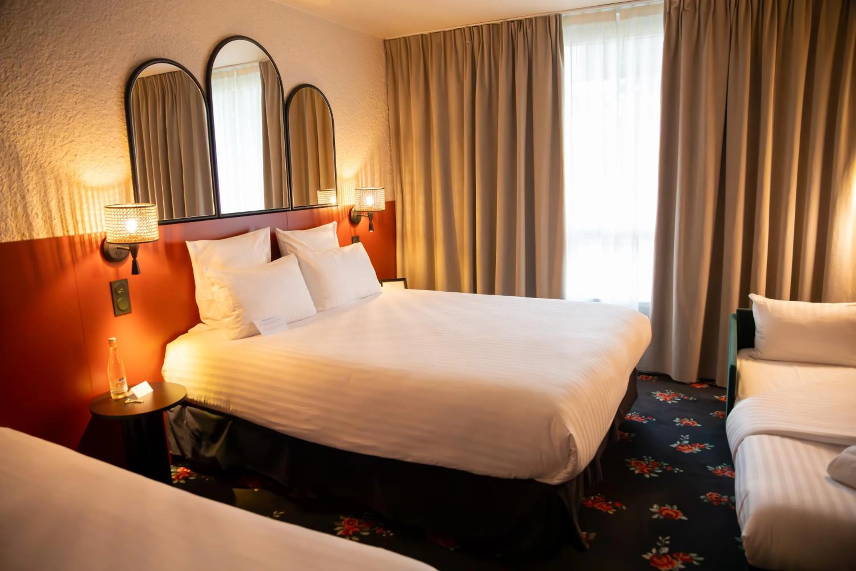 Bed in Best Western Porte du Forez