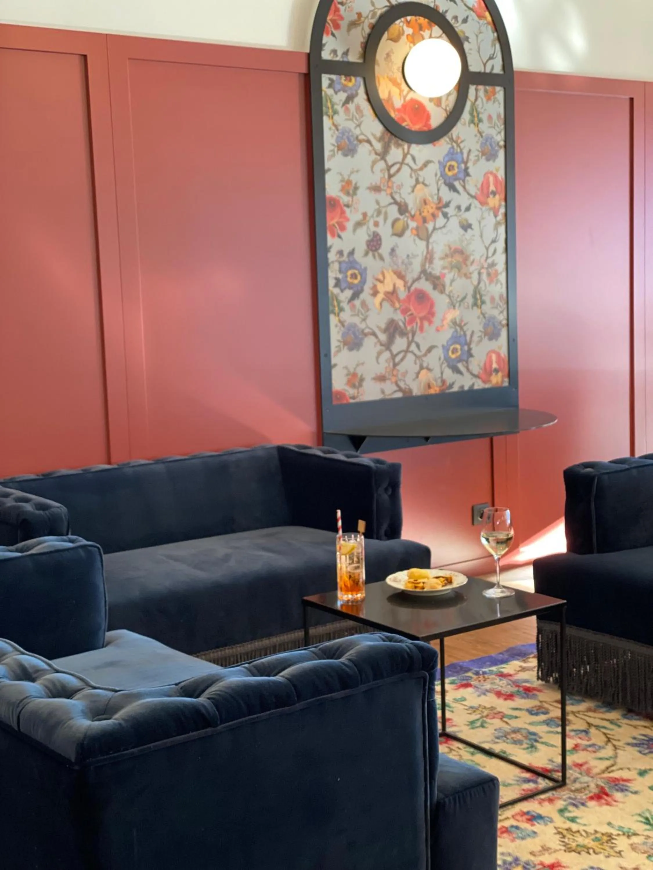 Lounge or bar in Best Western Porte du Forez