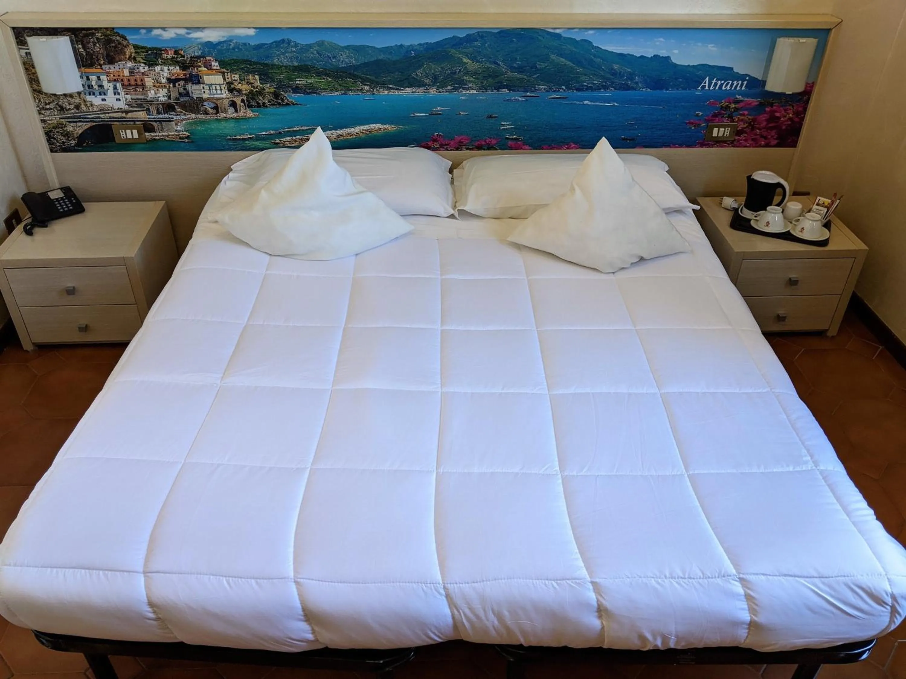 Photo of the whole room, Bed in Hotel Montecarlo