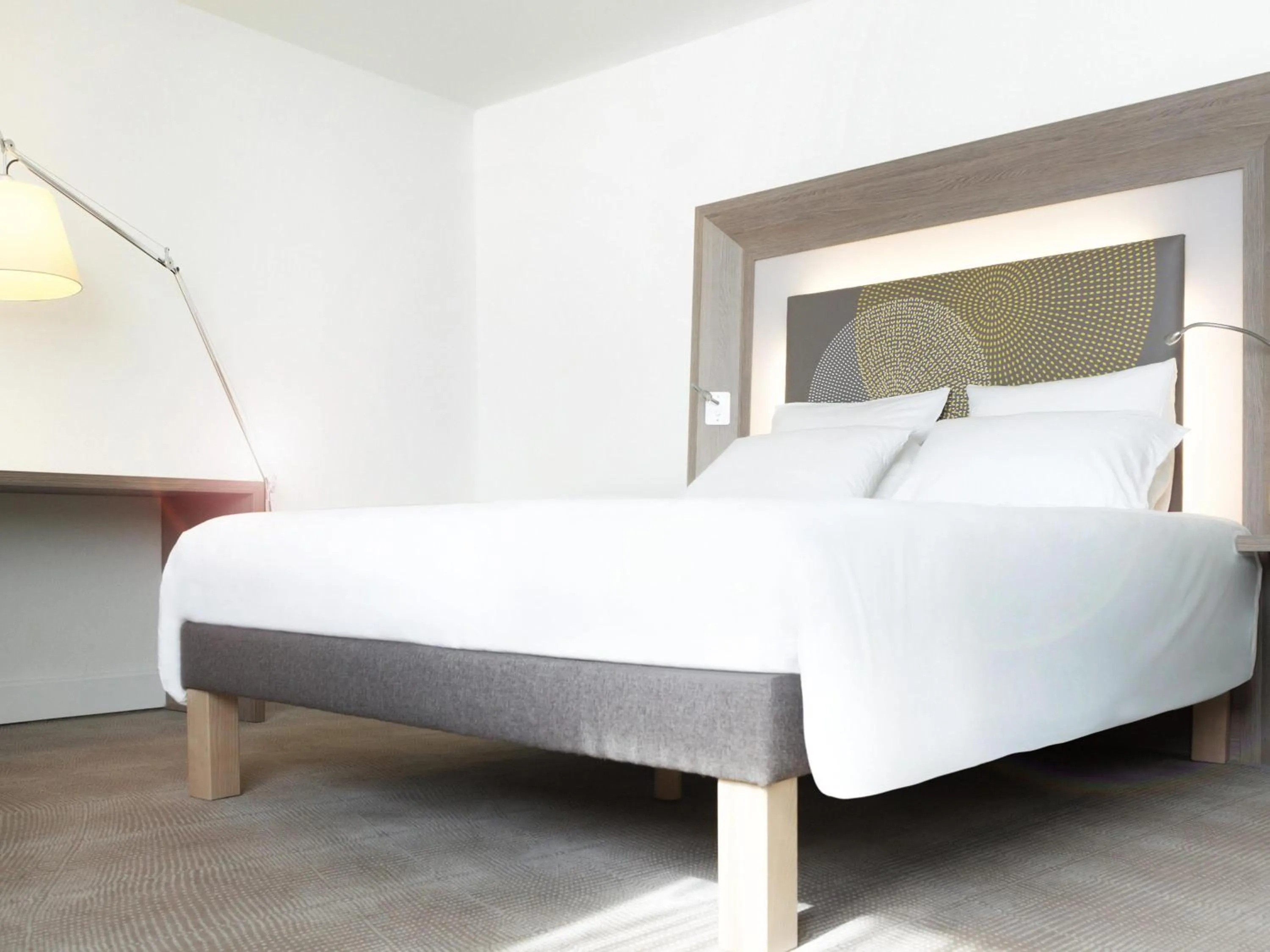 Bedroom, Bed in Novotel Massy Palaiseau