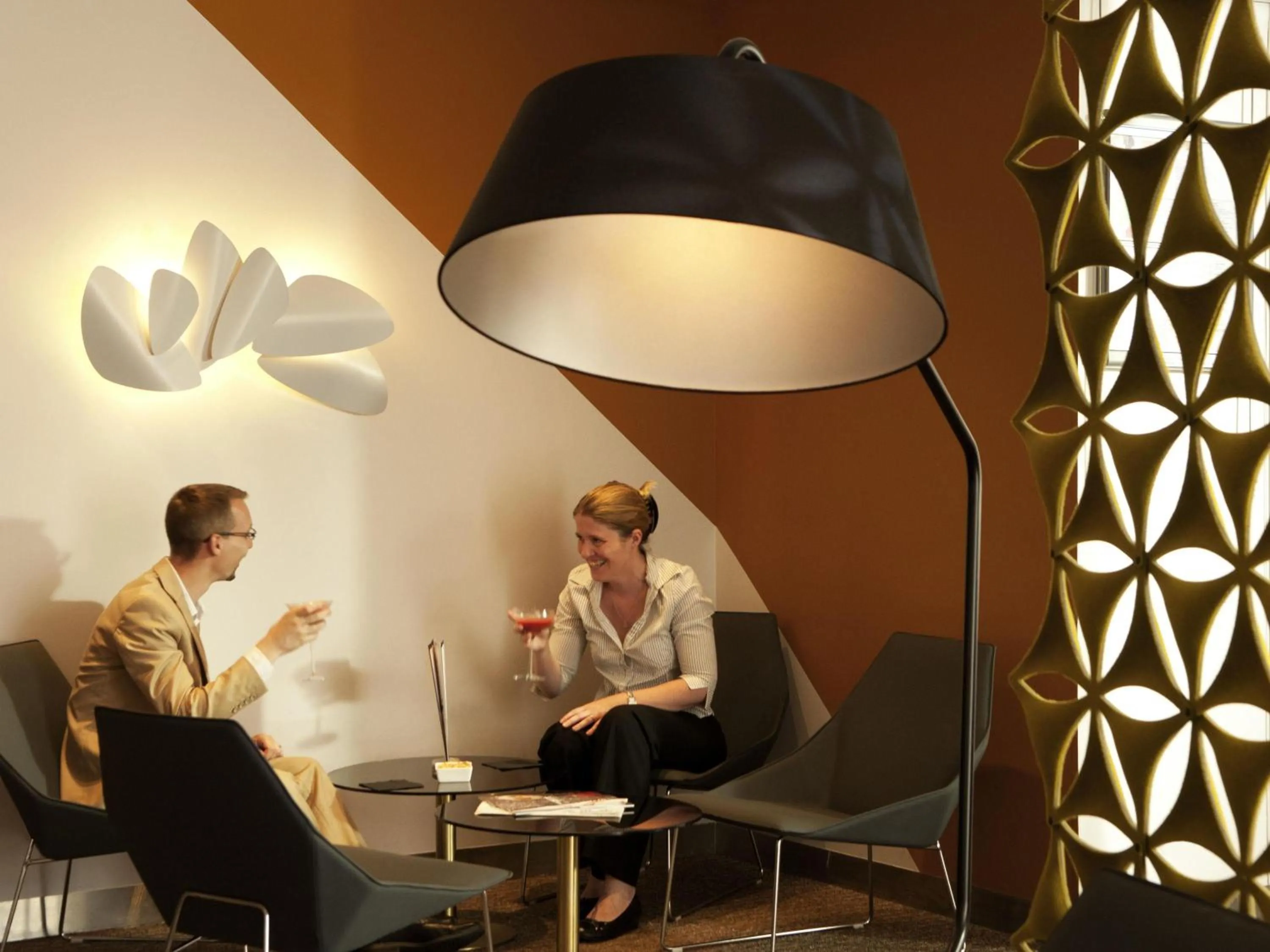 Lounge or bar in Novotel Massy Palaiseau