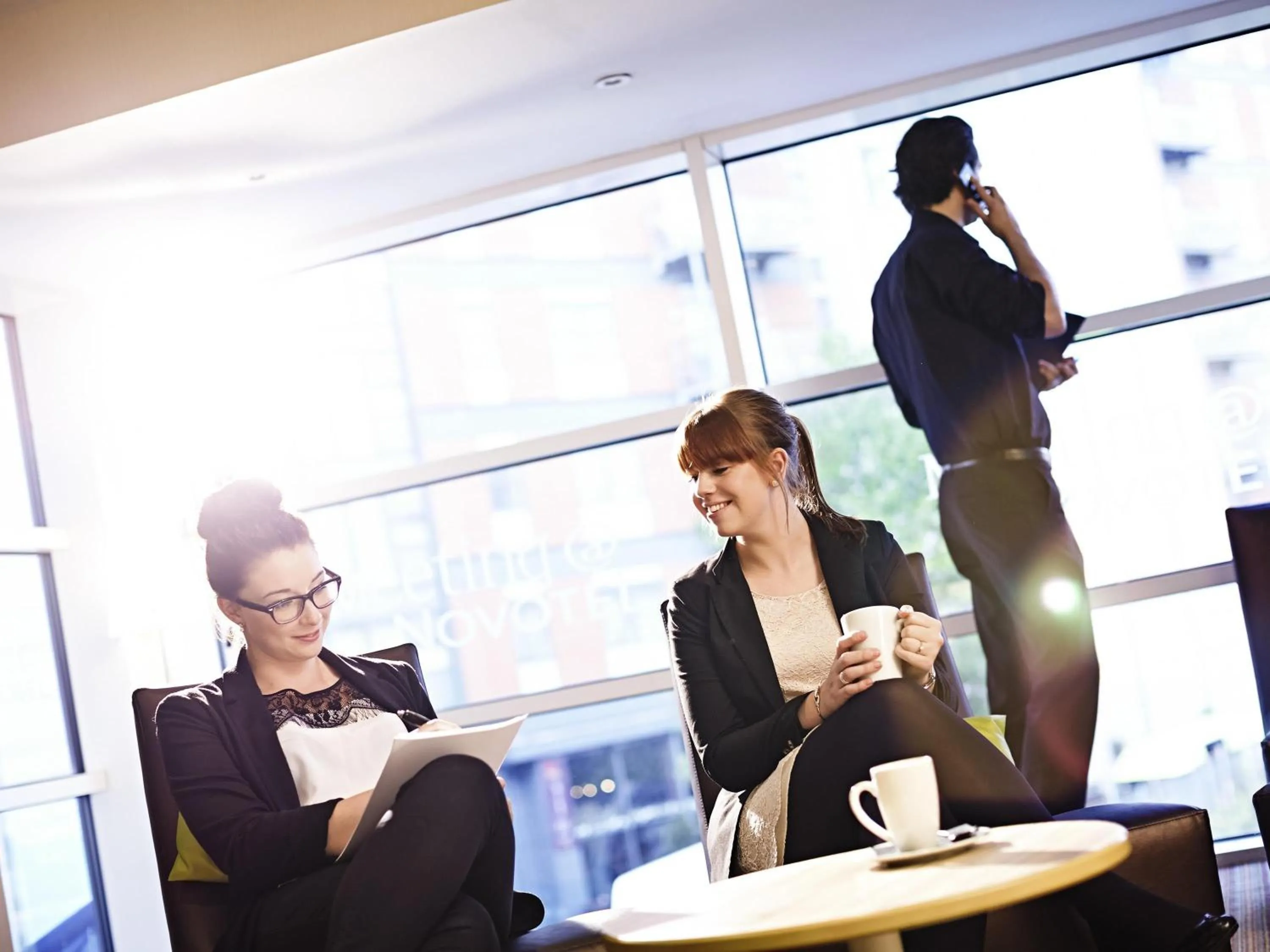 Lounge or bar in Novotel Massy Palaiseau