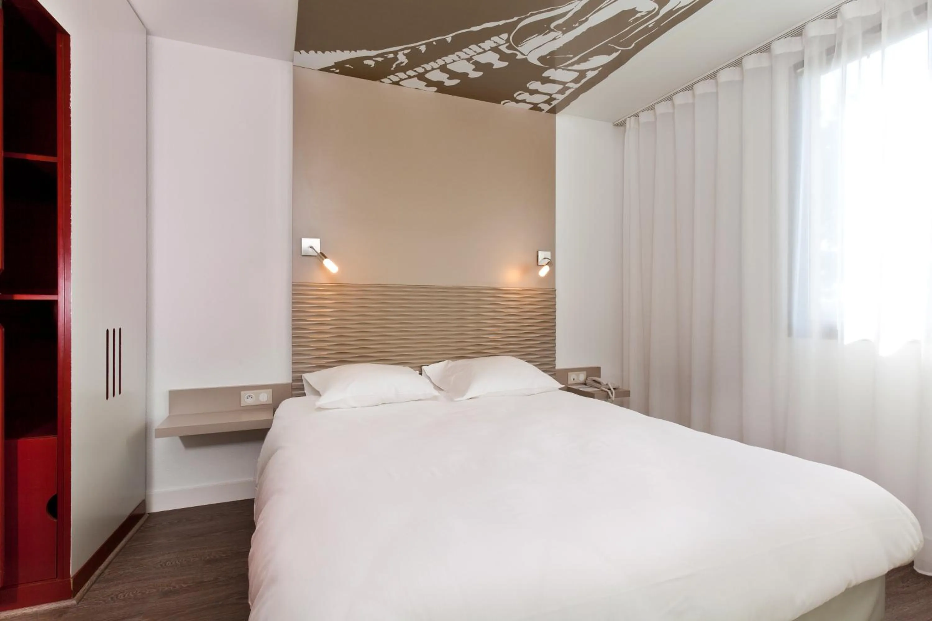 Photo of the whole room, Bed in ibis Styles Lille Aéroport