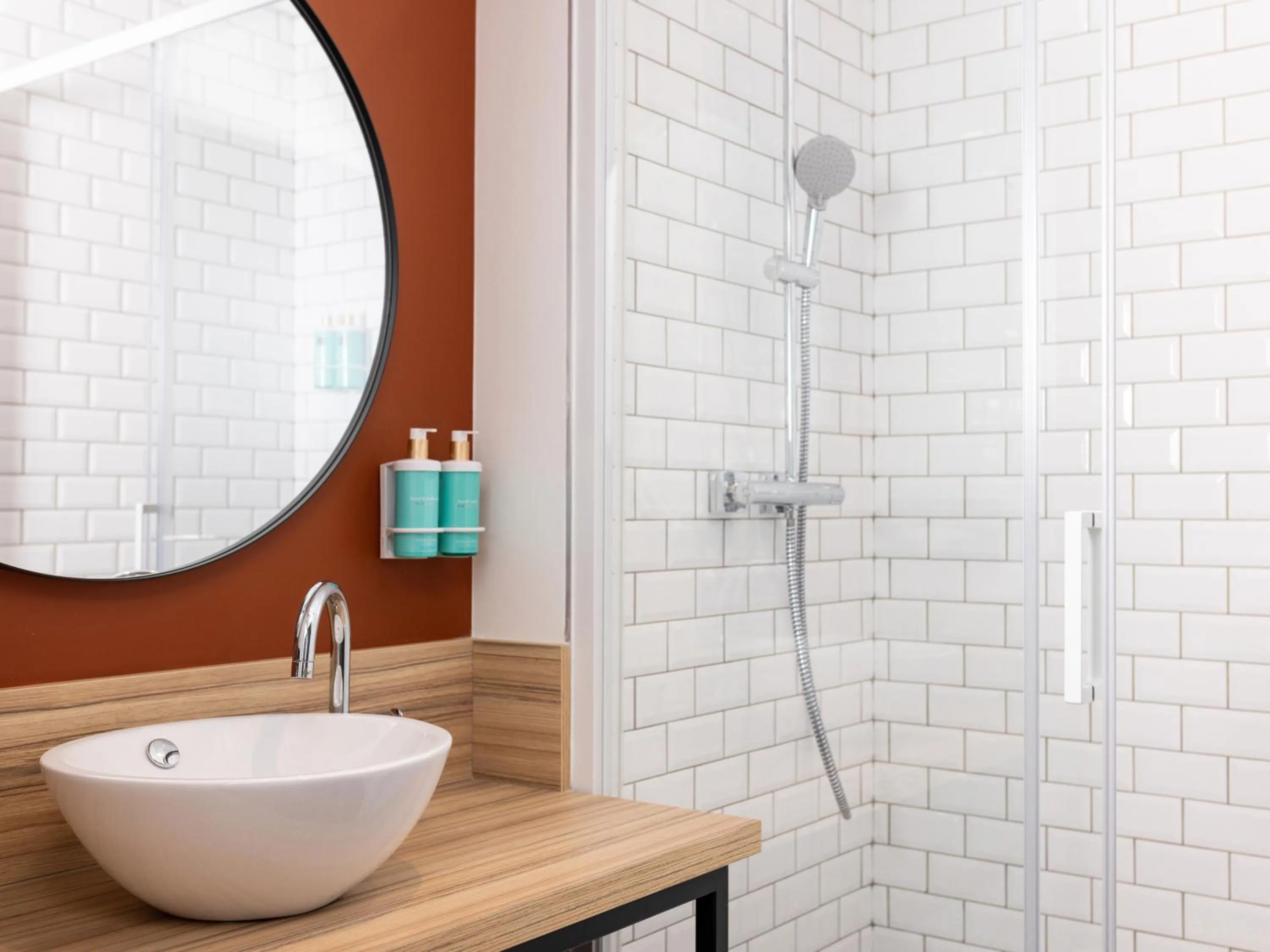 Bathroom in ibis Styles Lille Aéroport