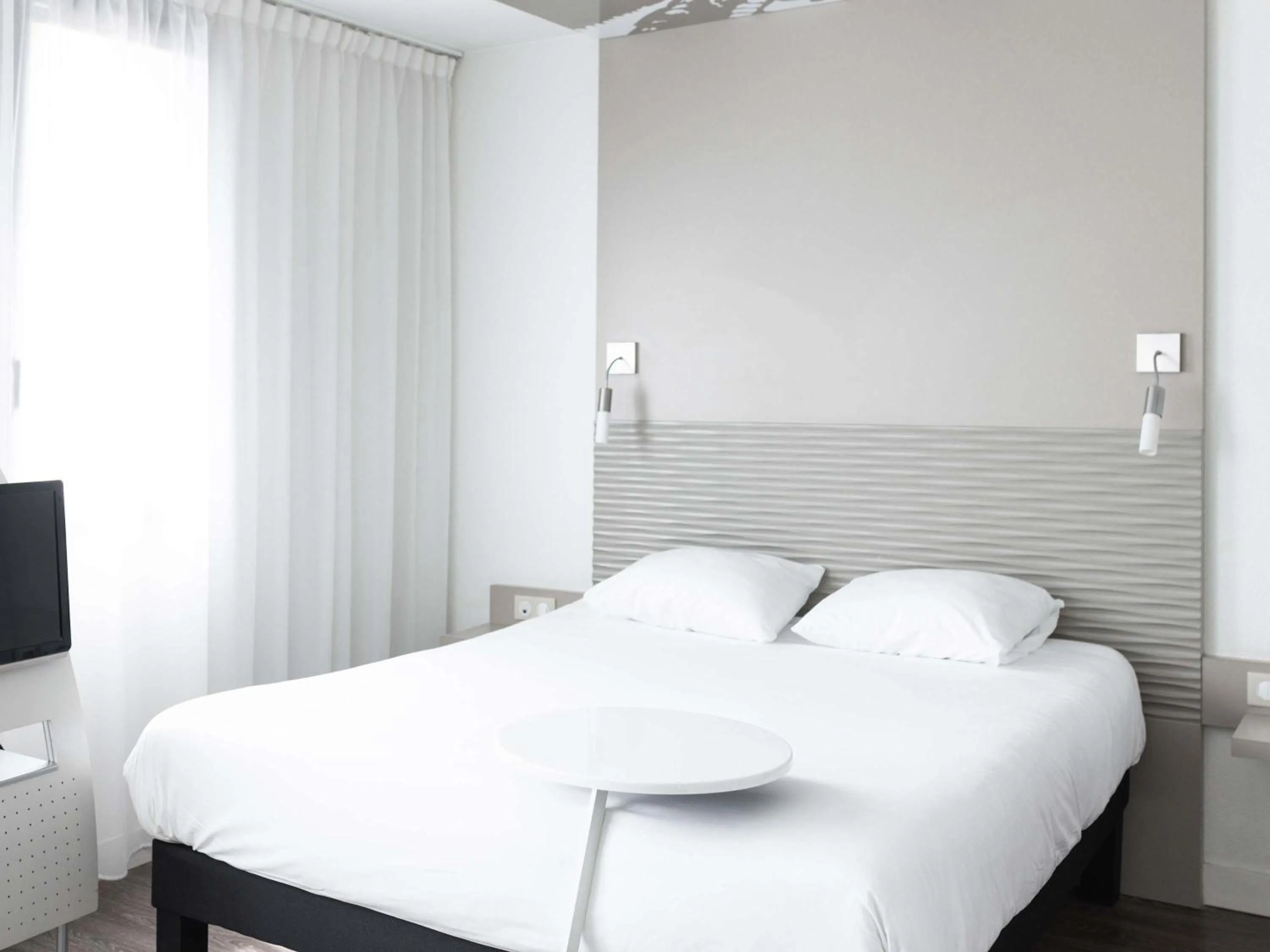 Bedroom, Bed in ibis Styles Lille Aéroport