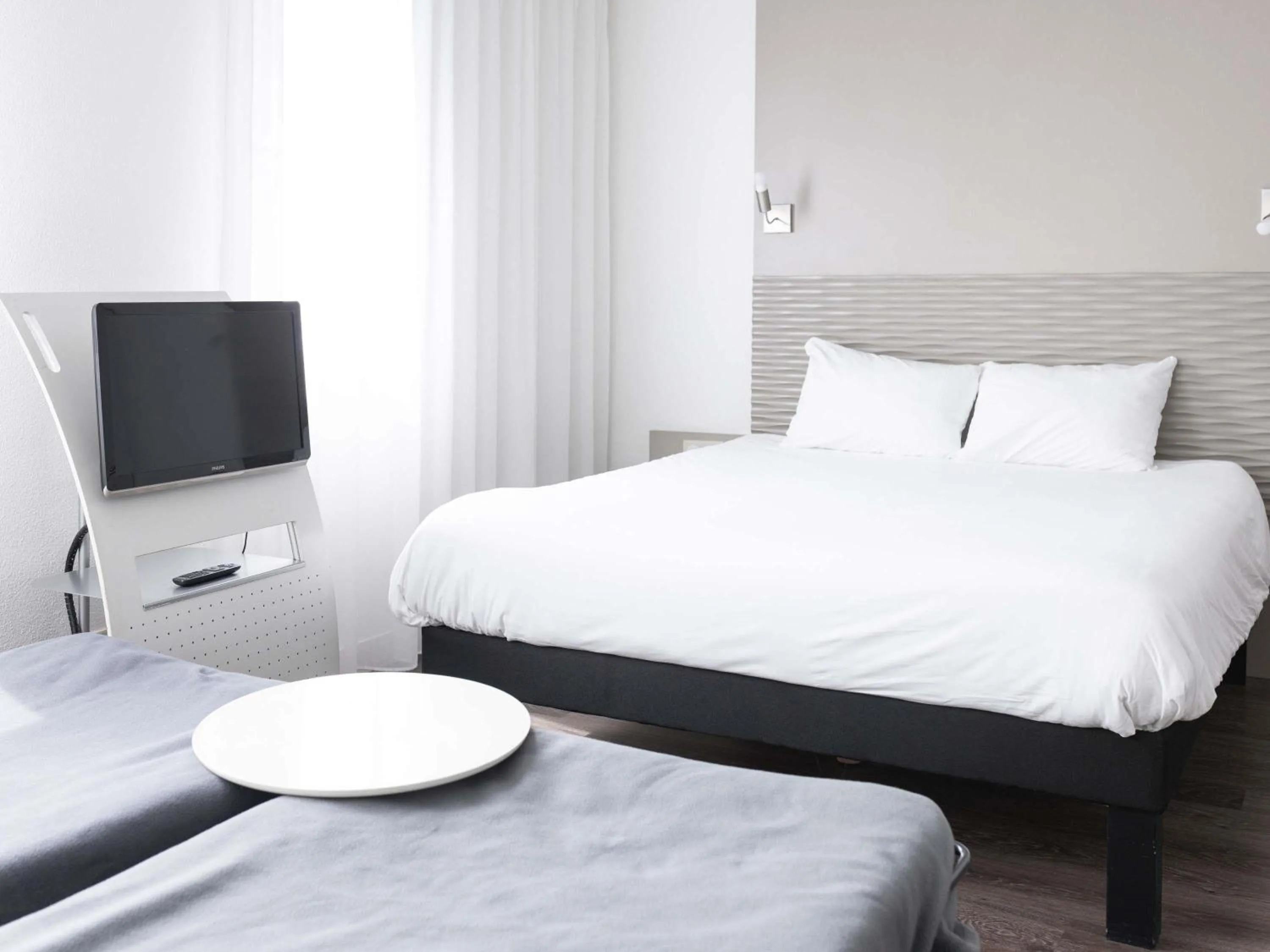 Bedroom, Bed in ibis Styles Lille Aéroport