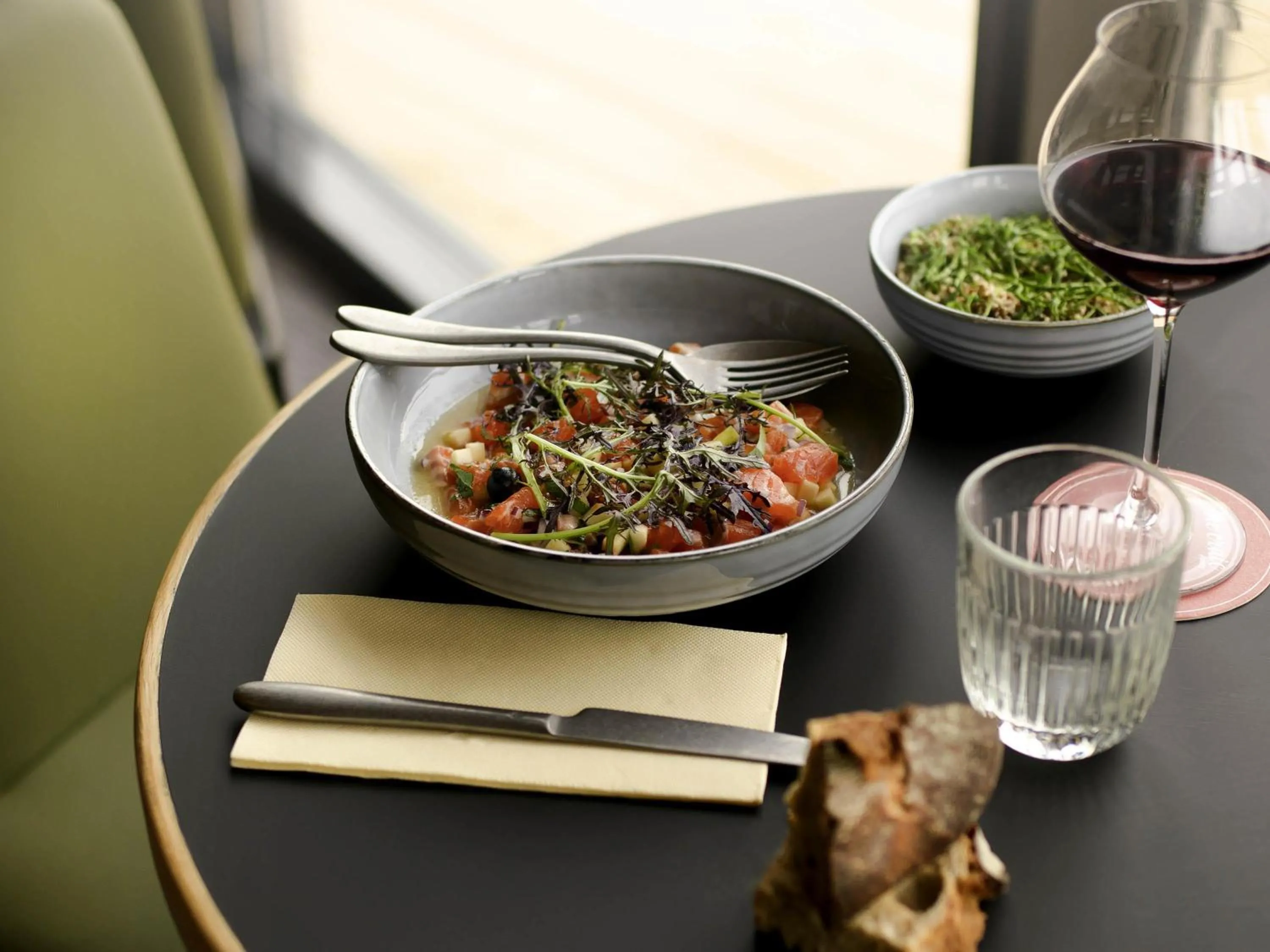 Restaurant/places to eat in Novotel Annecy Centre