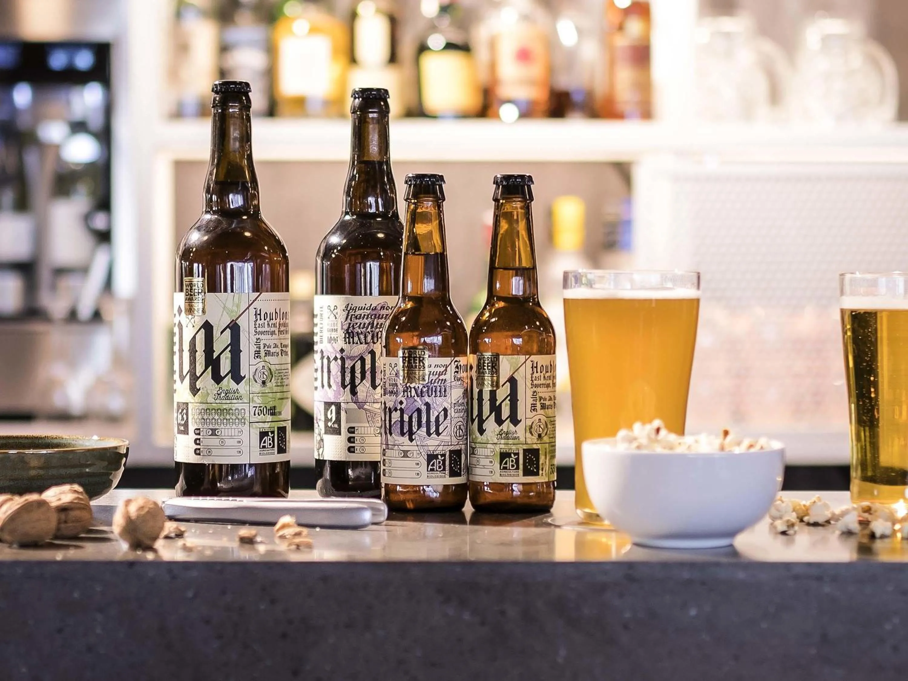 Lounge or bar in Novotel Annecy Centre