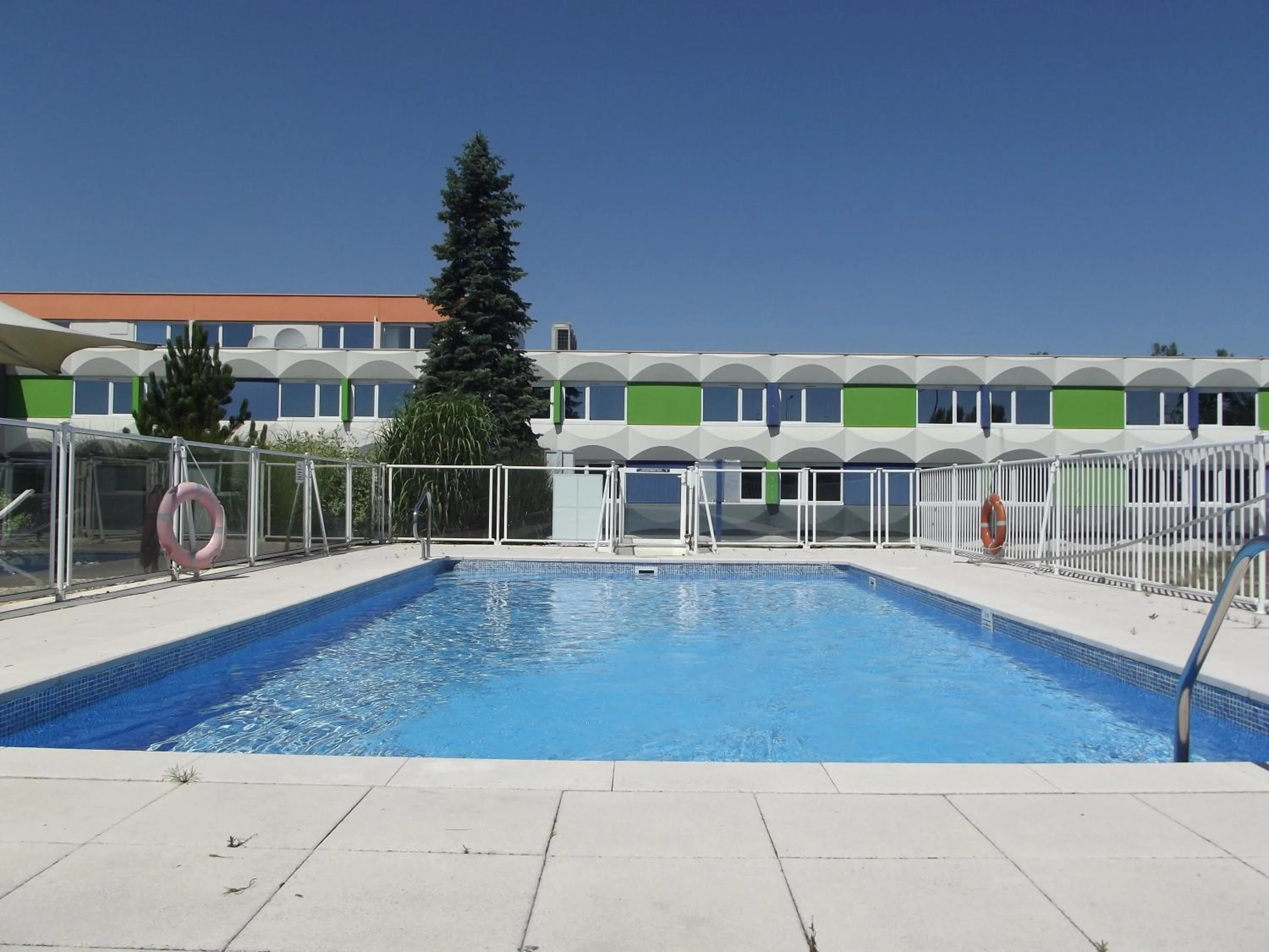 Swimming pool in Holiday Inn Express Strasbourg - Sud by IHG