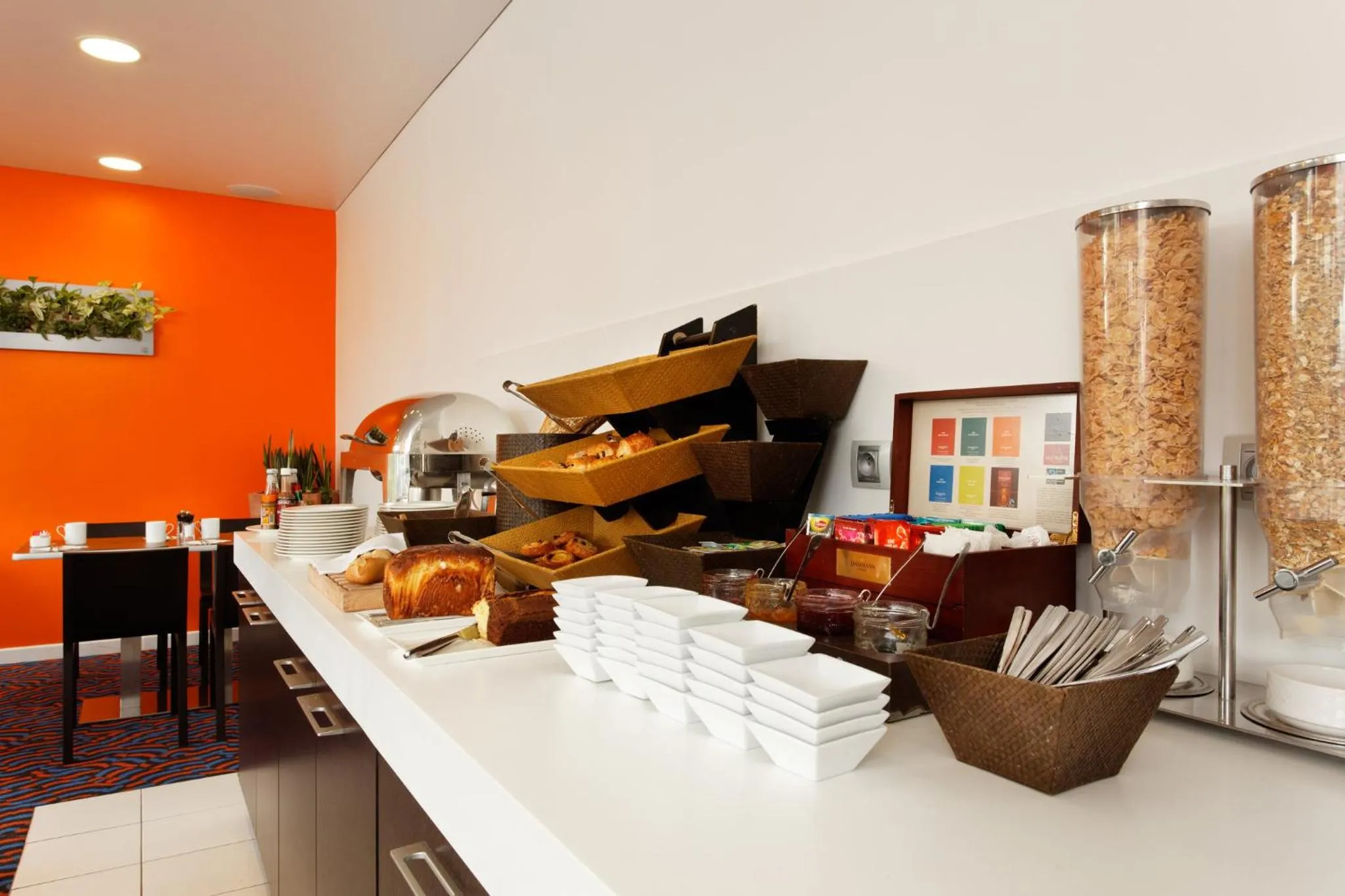 Restaurant/places to eat in Holiday Inn Express Strasbourg - Sud by IHG