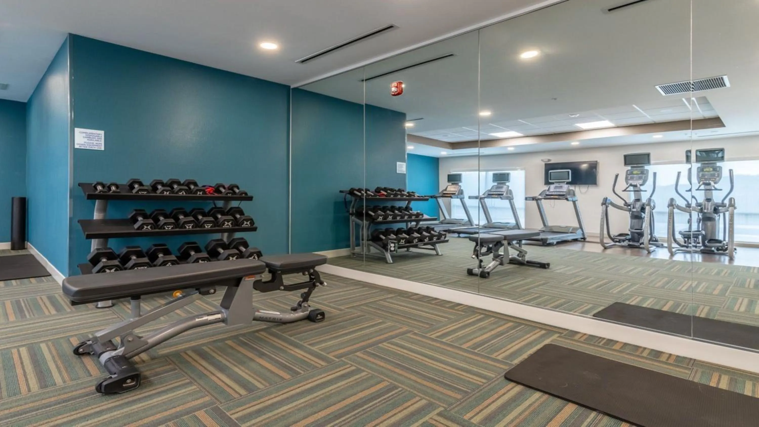 Fitness centre/facilities in Holiday Inn Express & Suites - Marion by IHG