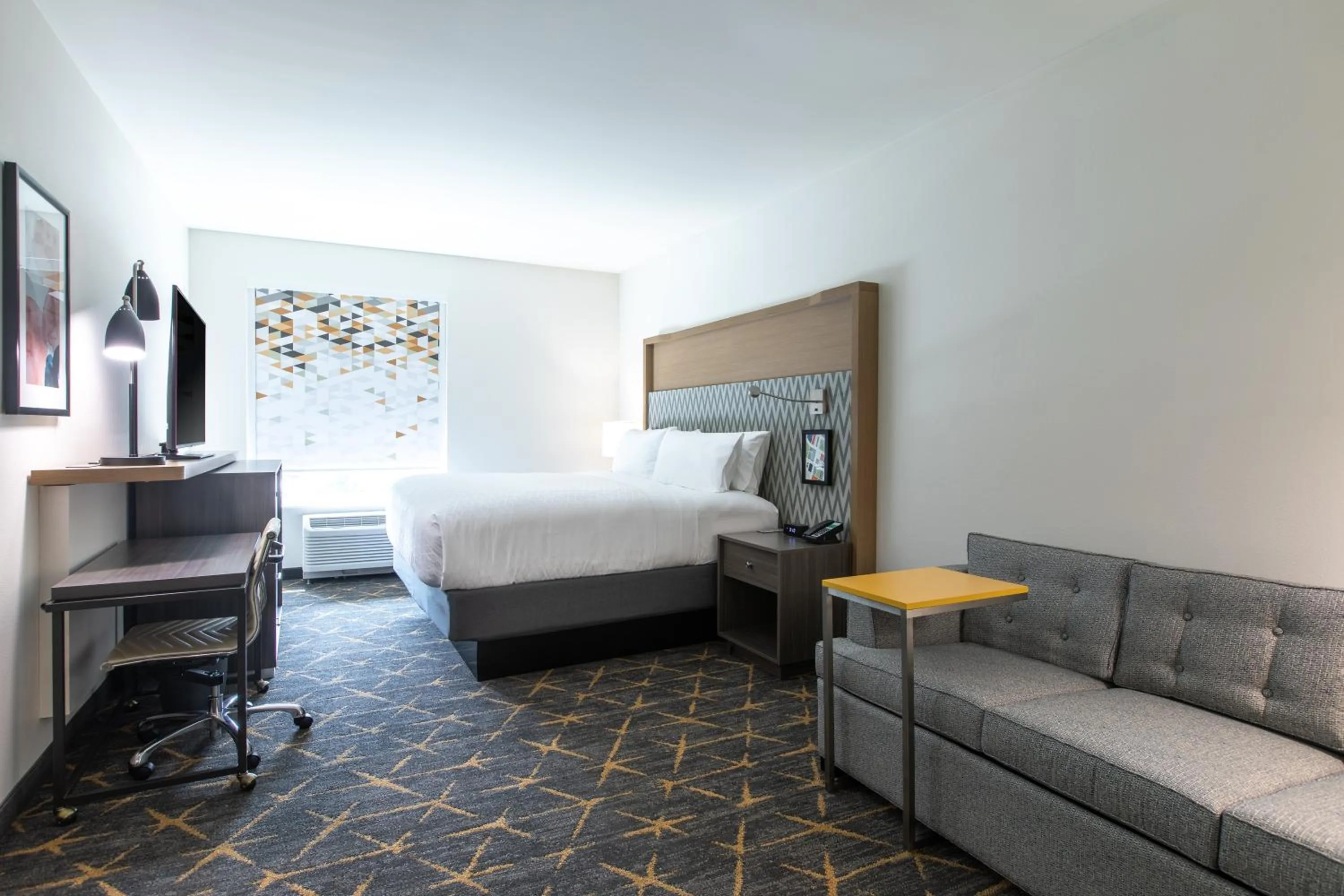 Photo of the whole room, Bed in Holiday Inn Greenville - Woodruff Road by IHG