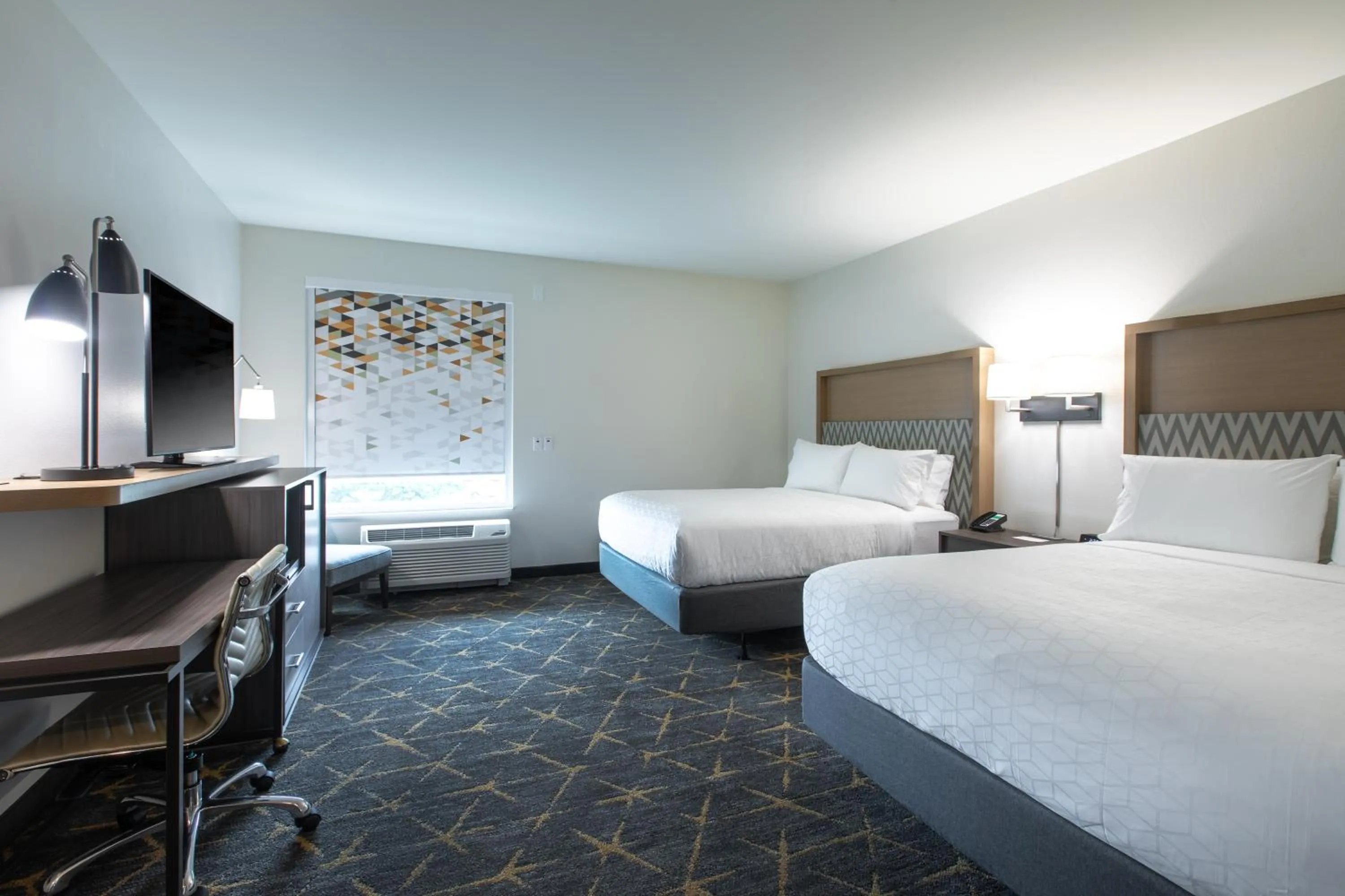minibar, Bed in Holiday Inn Greenville - Woodruff Road by IHG