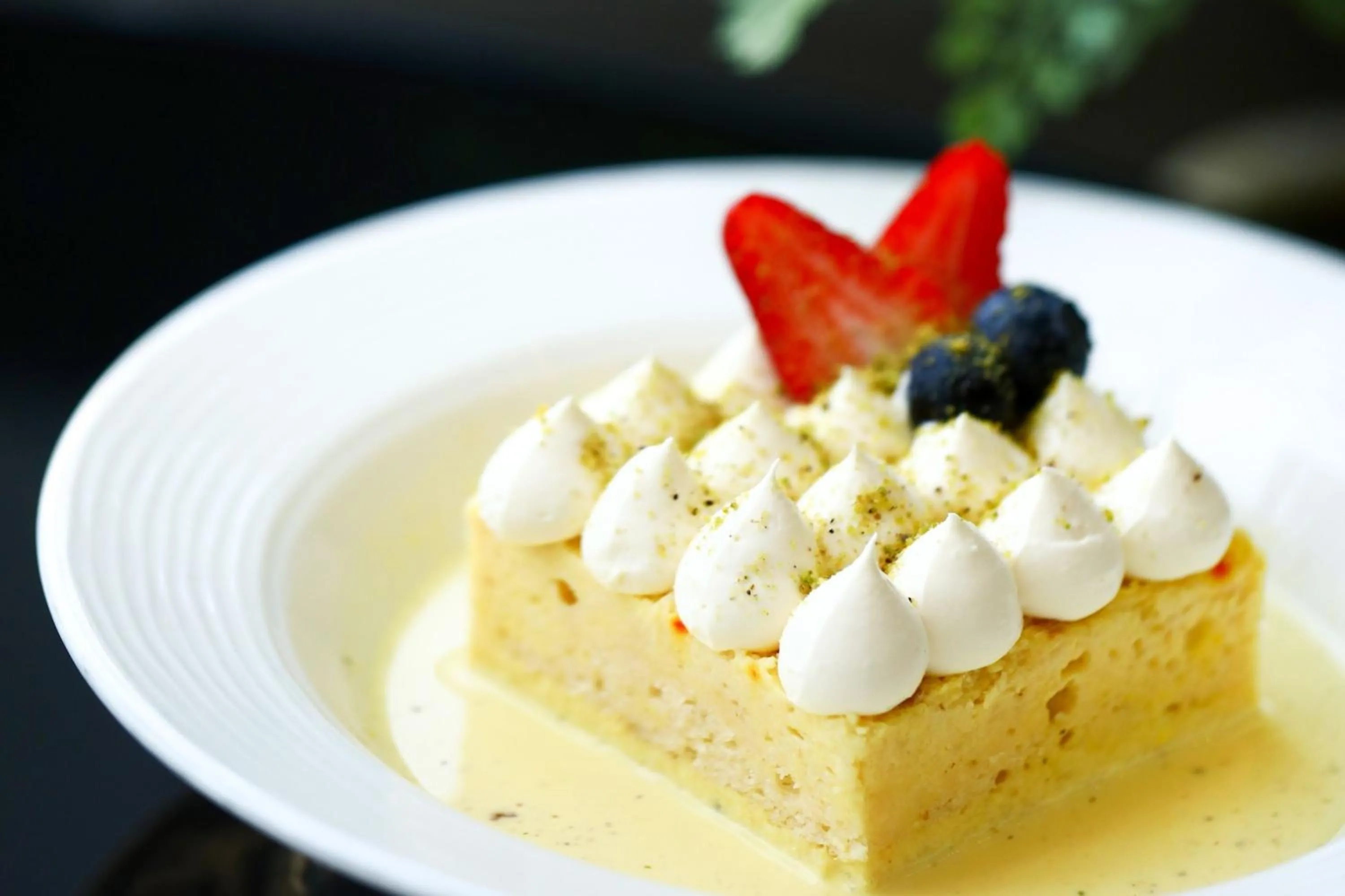 Restaurant/places to eat in Crowne Plaza Dubai Marina by IHG