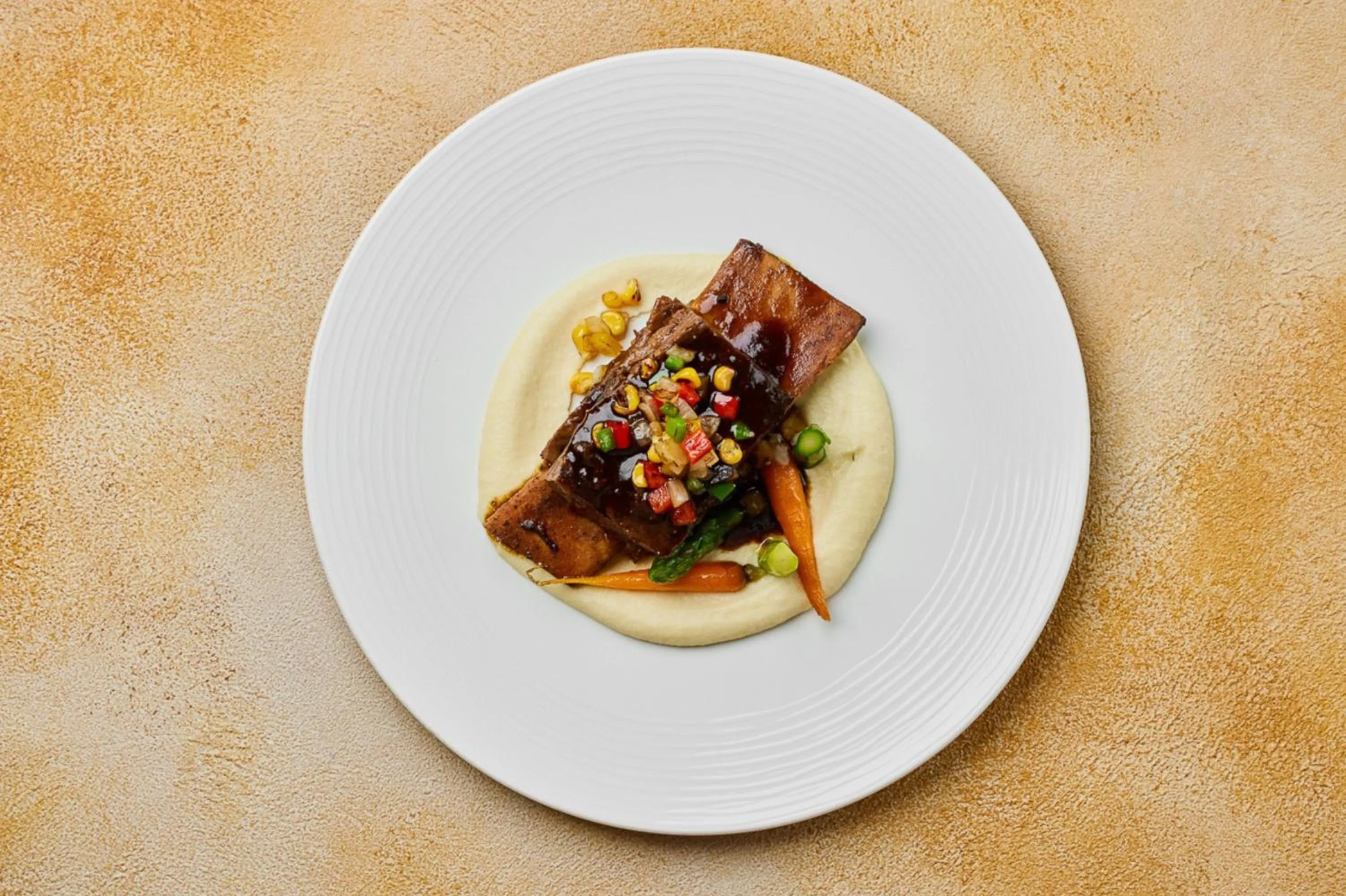 Restaurant/places to eat in Crowne Plaza Dubai Marina by IHG