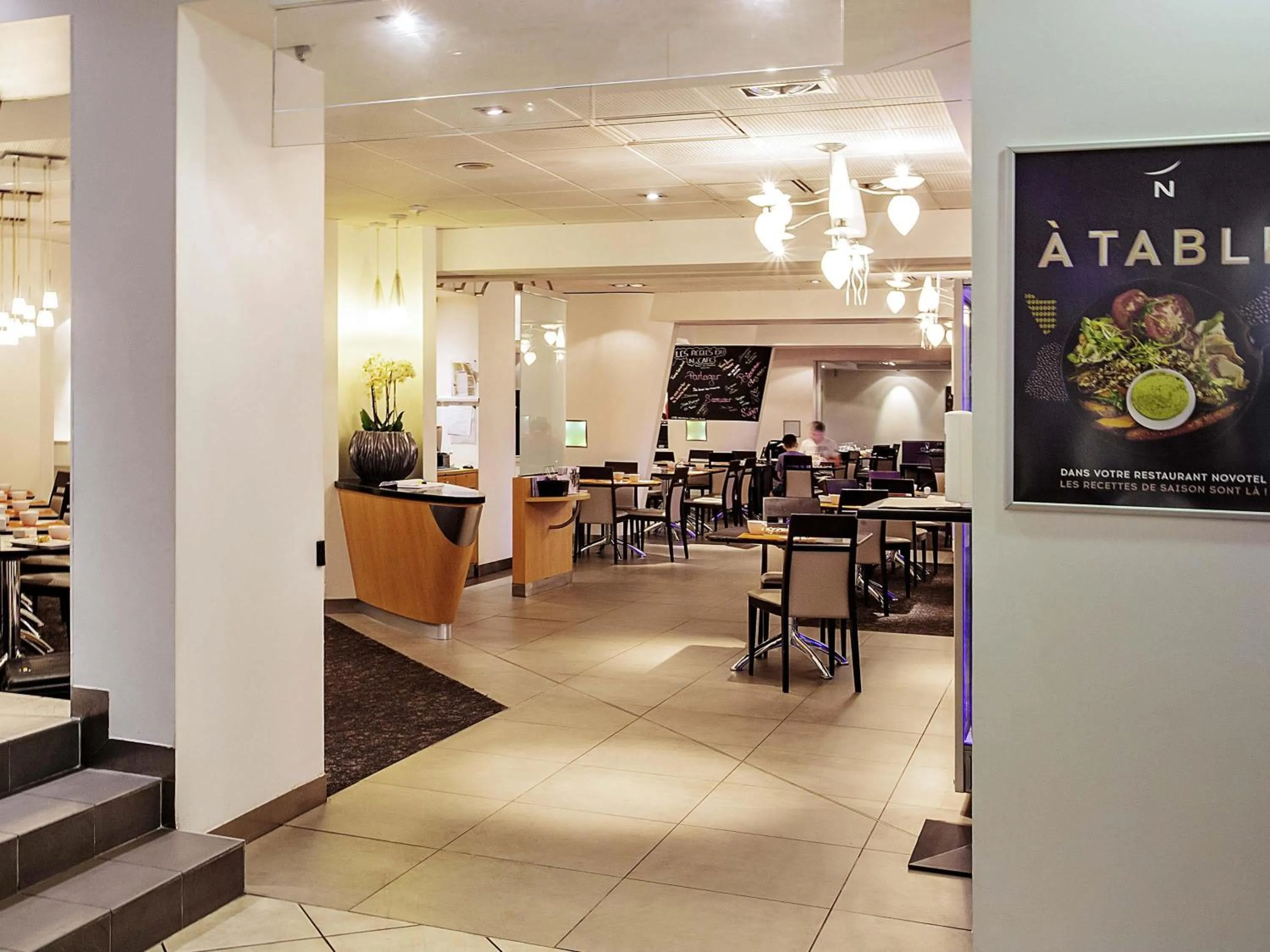 Restaurant/places to eat in Novotel Paris Orly Rungis Aéroport