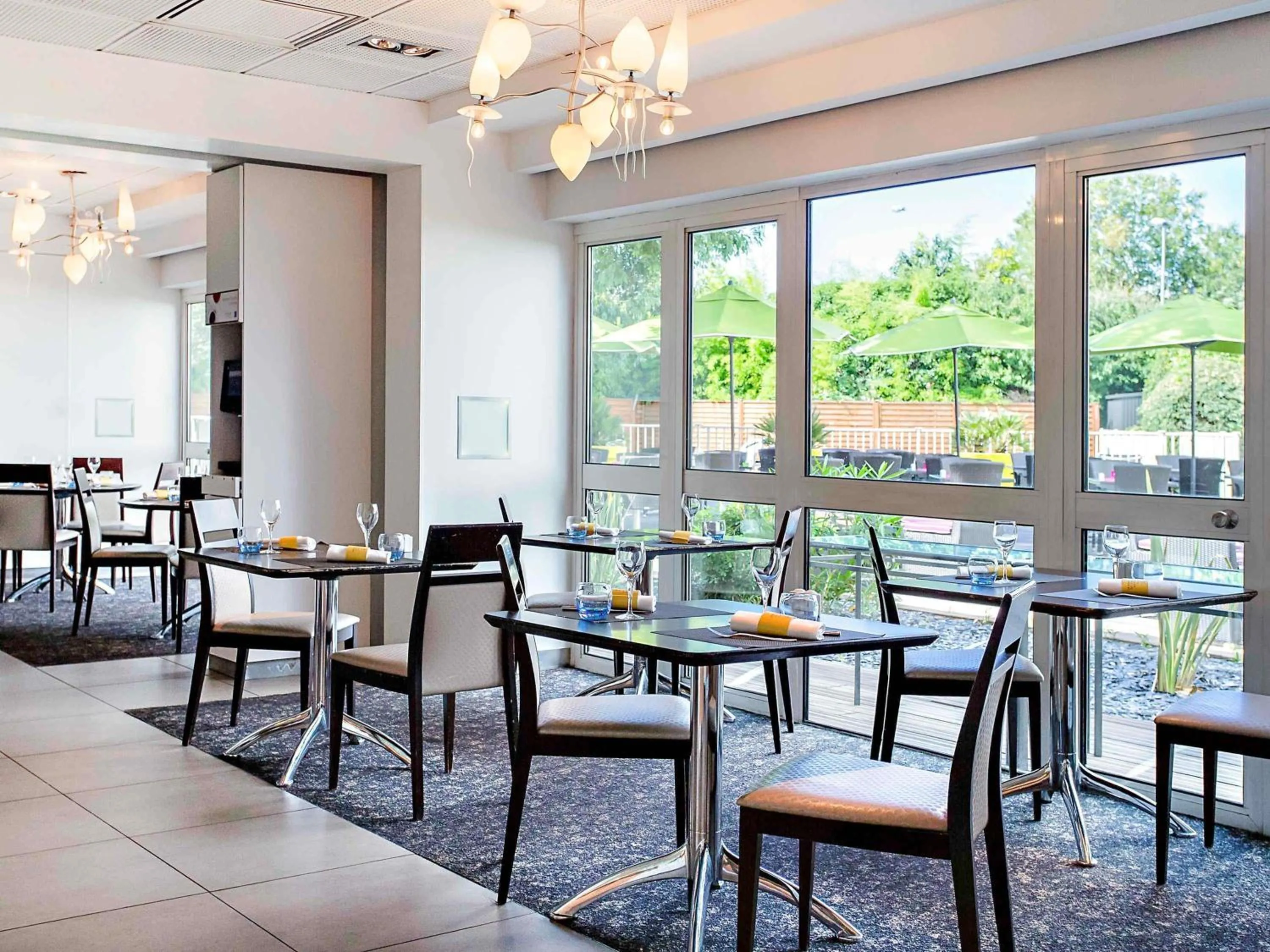 Restaurant/places to eat in Novotel Paris Orly Rungis Aéroport