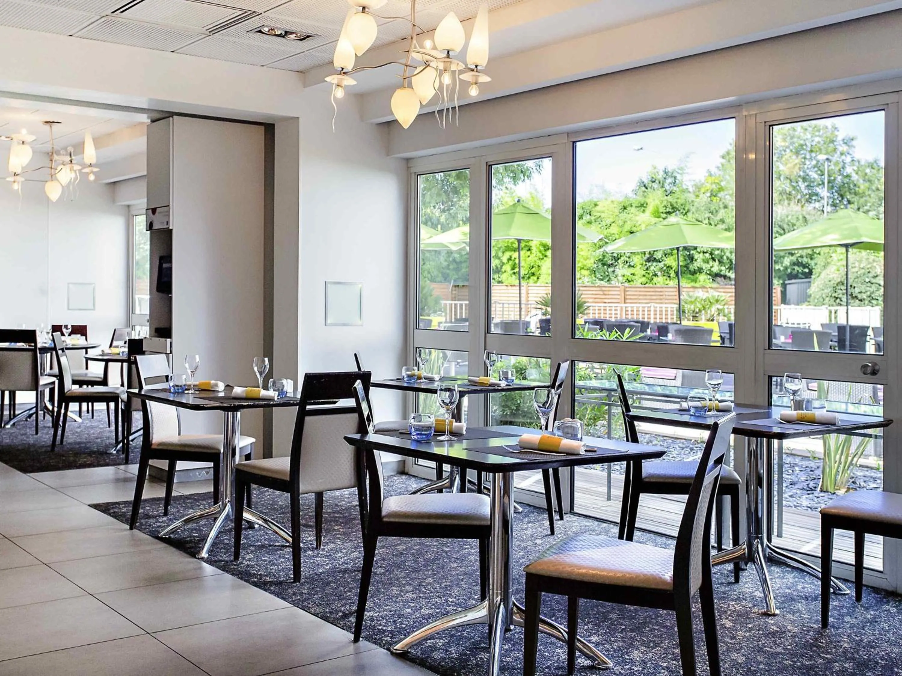 Restaurant/places to eat in Novotel Paris Orly Rungis Aéroport