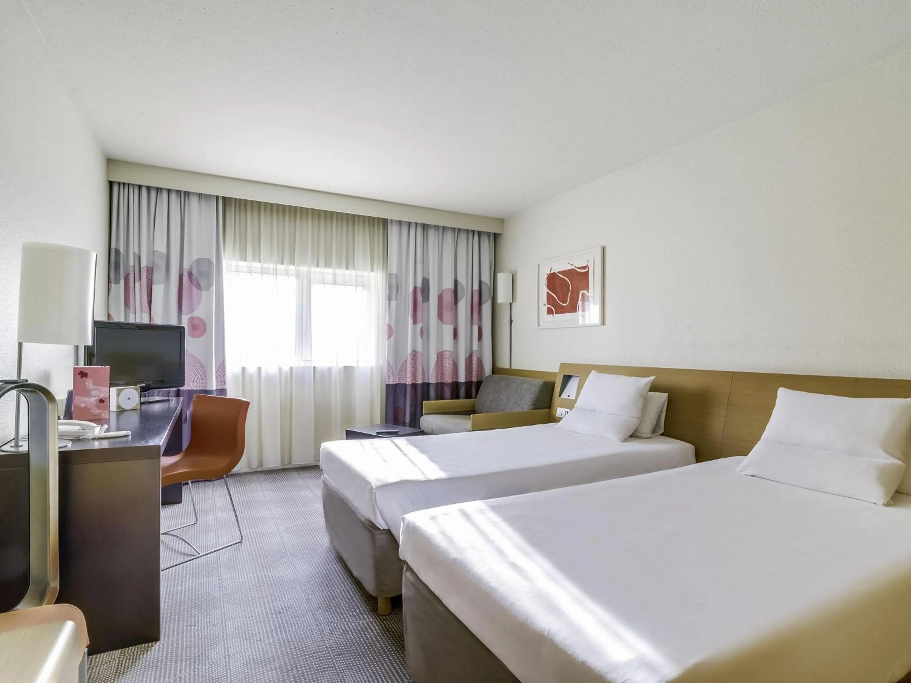 Bedroom, Bed in Novotel Paris Orly Rungis Aéroport