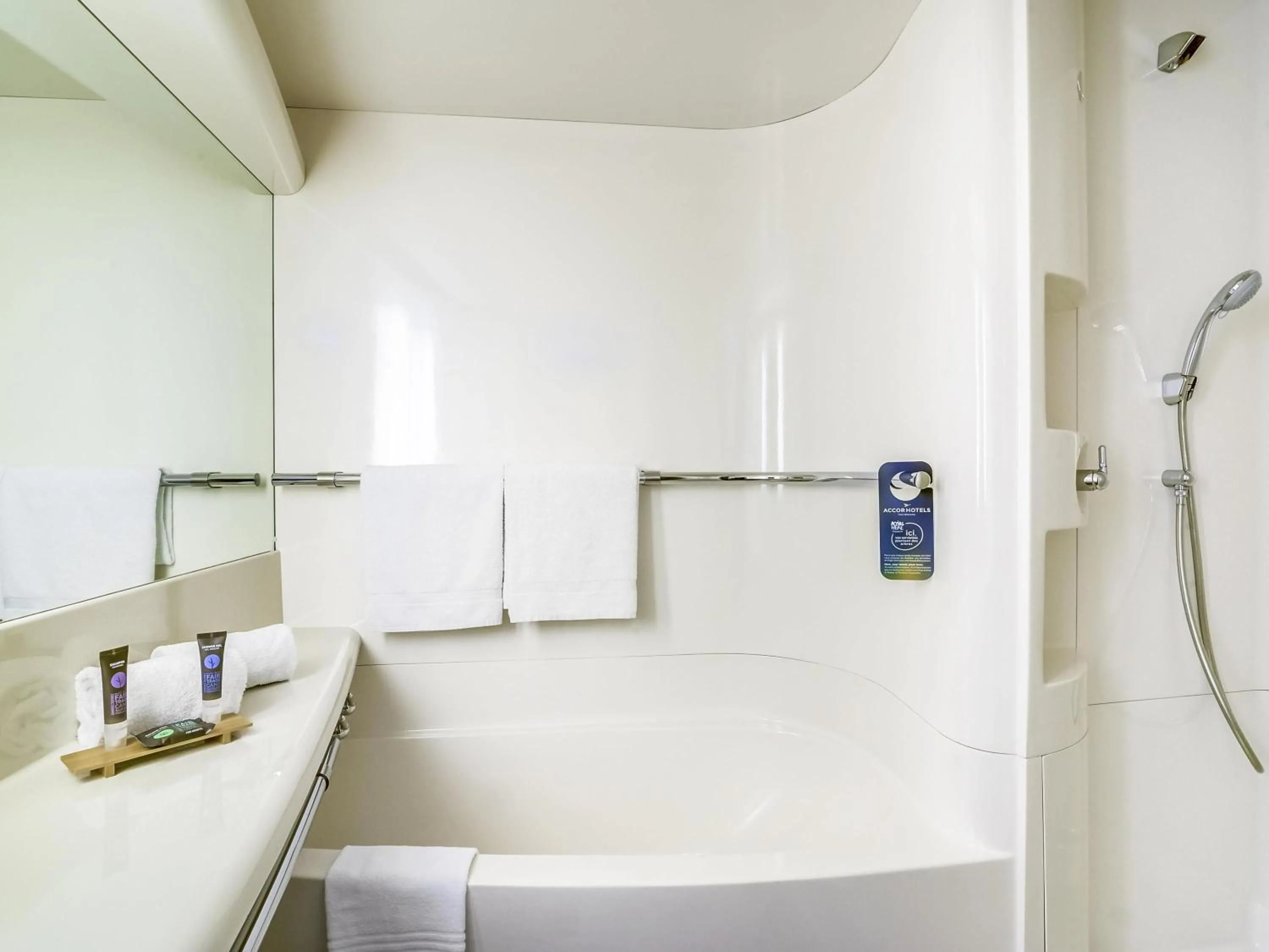 Bedroom in Novotel Paris Orly Rungis Aéroport