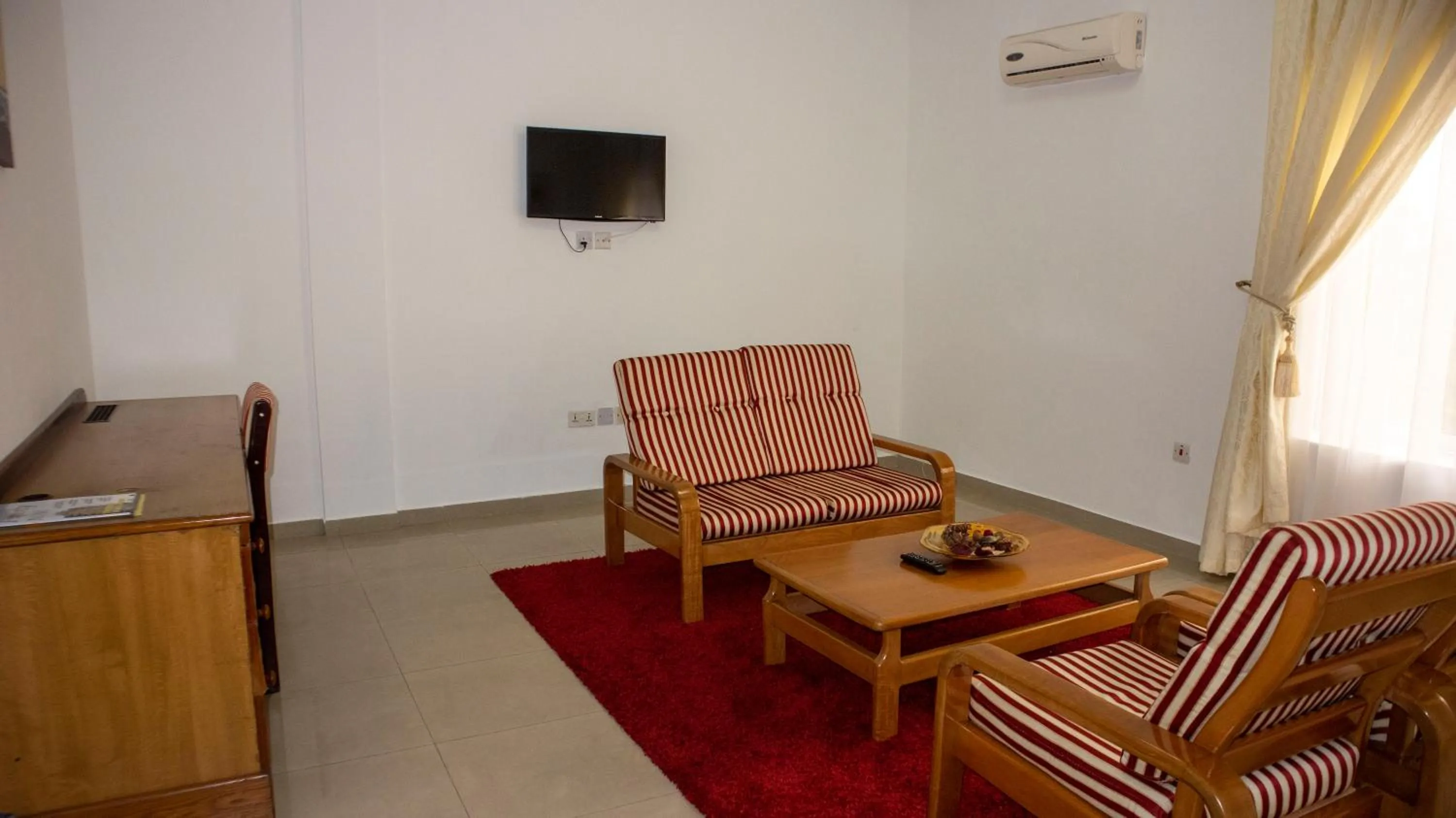 Living room in His Majesty's Hotel and Apartments