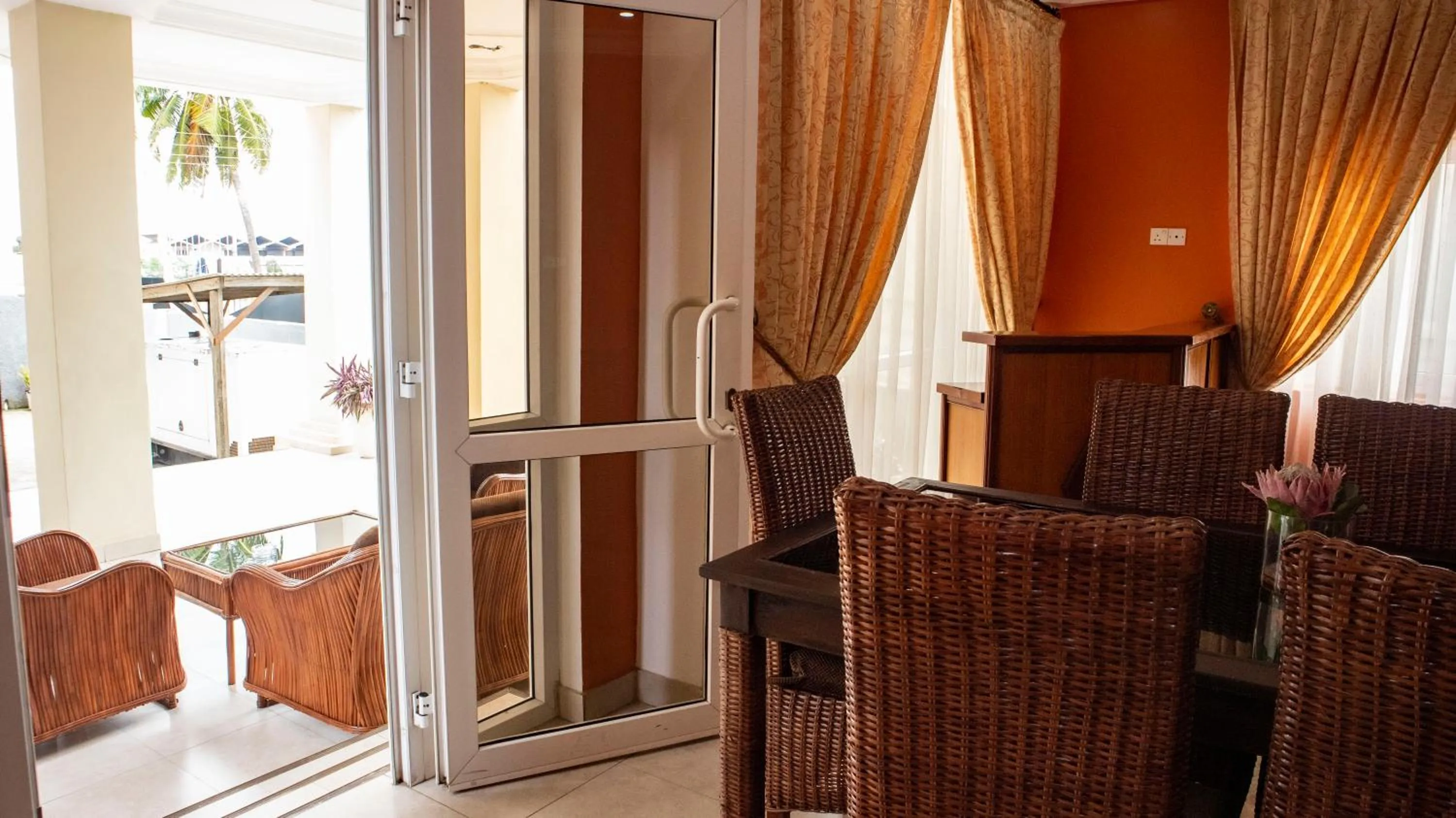 Balcony/Terrace in His Majesty's Hotel and Apartments