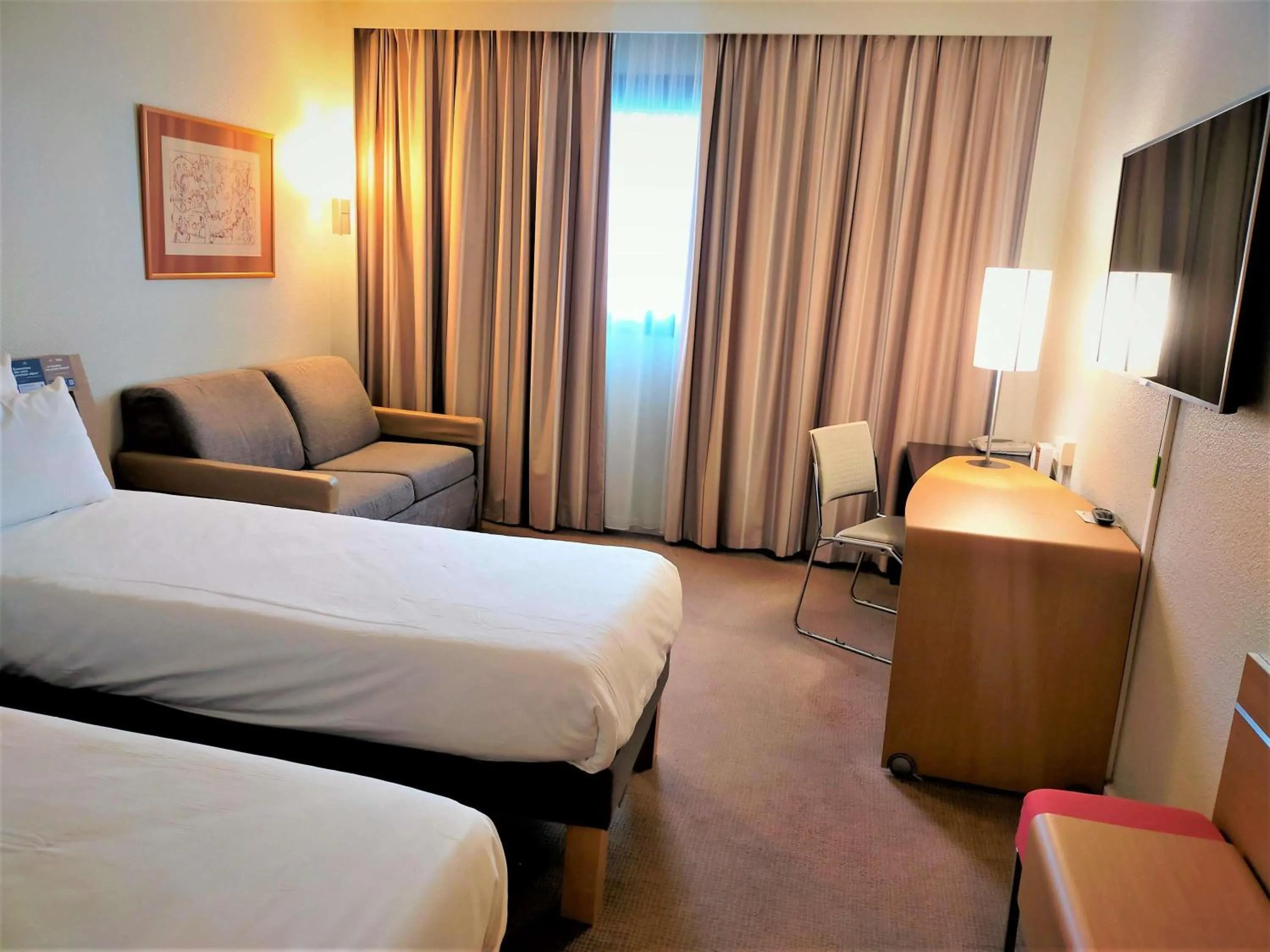 Bedroom, Bed in Novotel Atria Nimes Centre