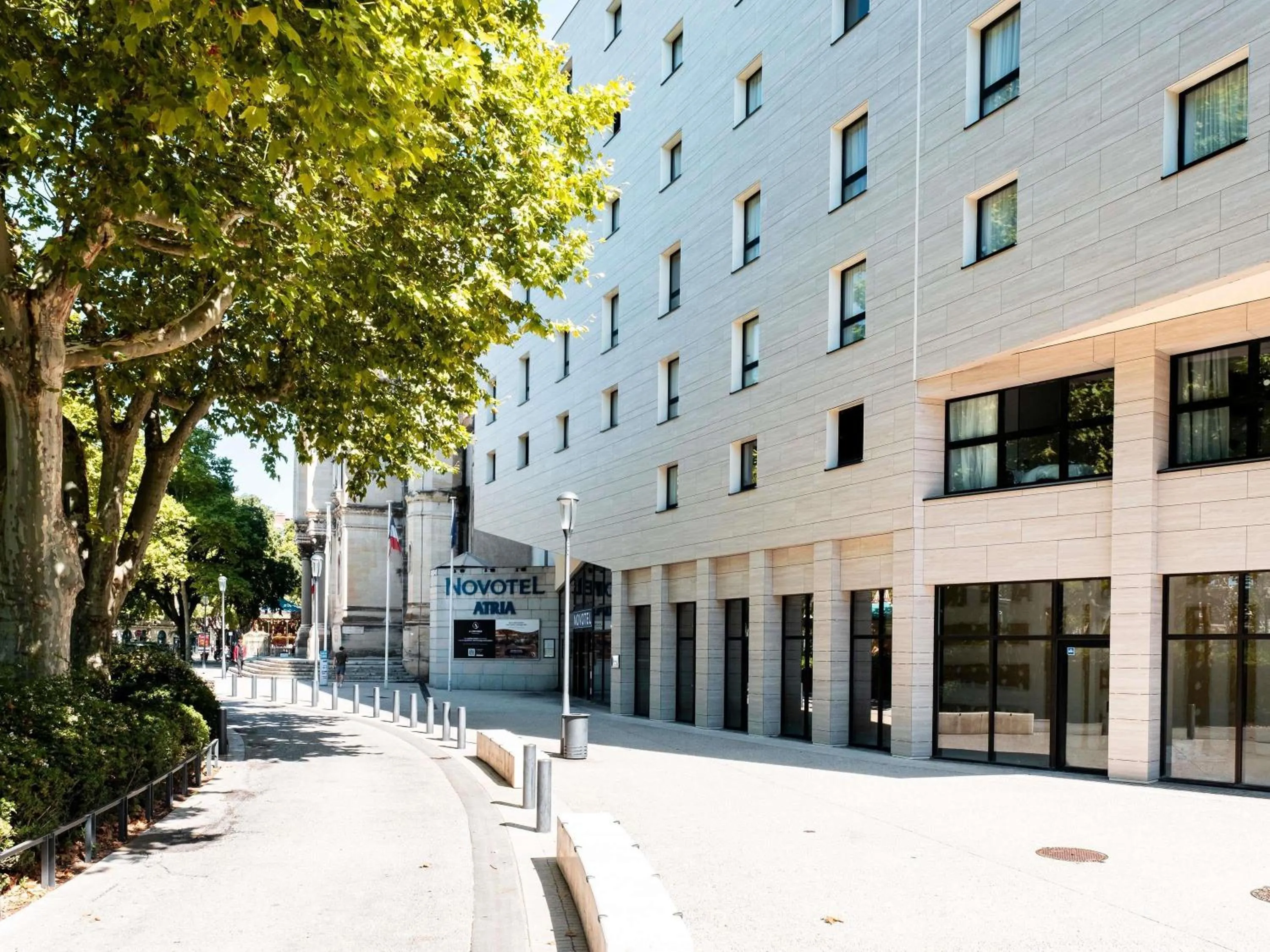 Property building in Novotel Atria Nimes Centre