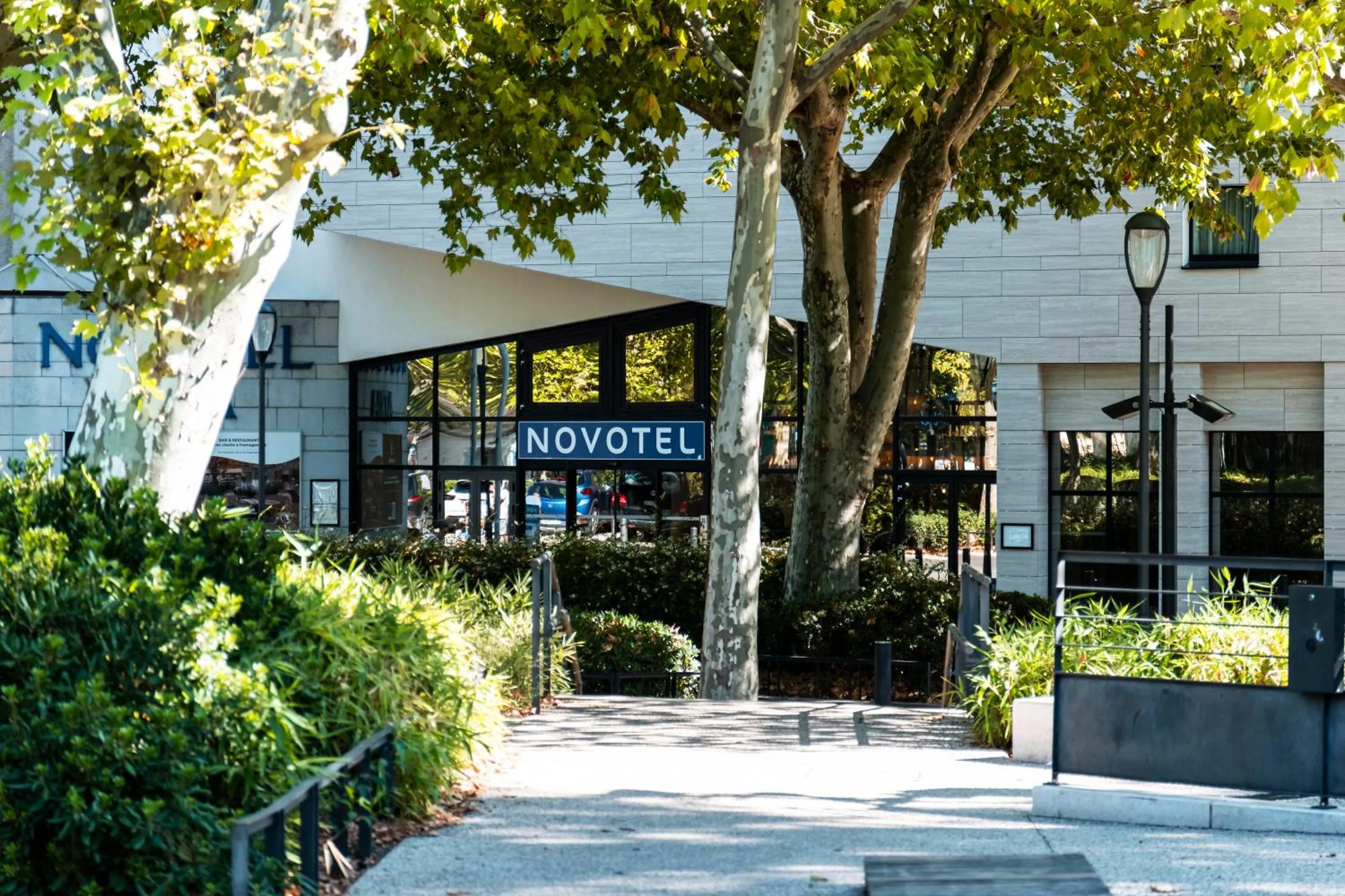 Facade/entrance in Novotel Atria Nimes Centre