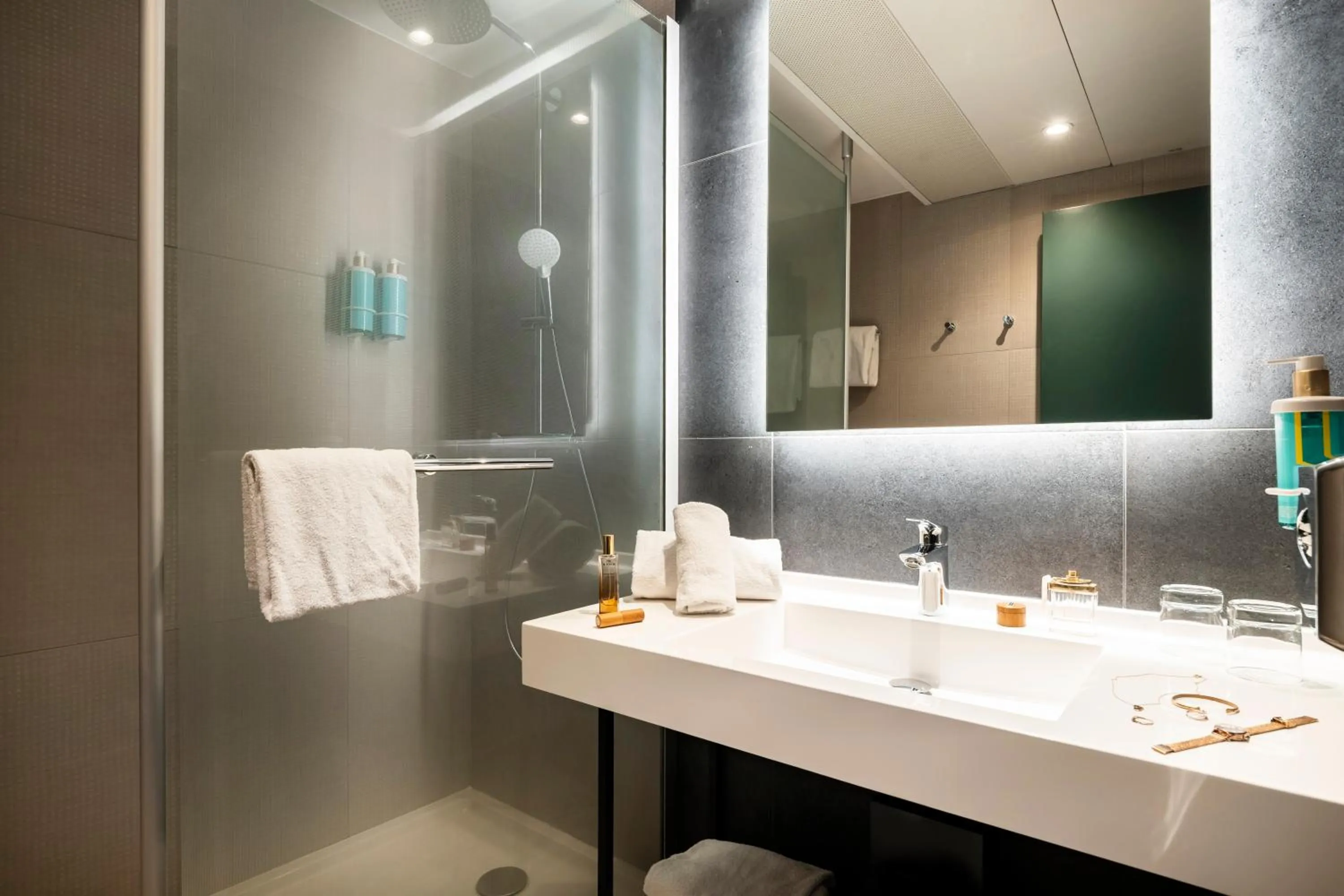 Bathroom in Novotel Atria Nimes Centre