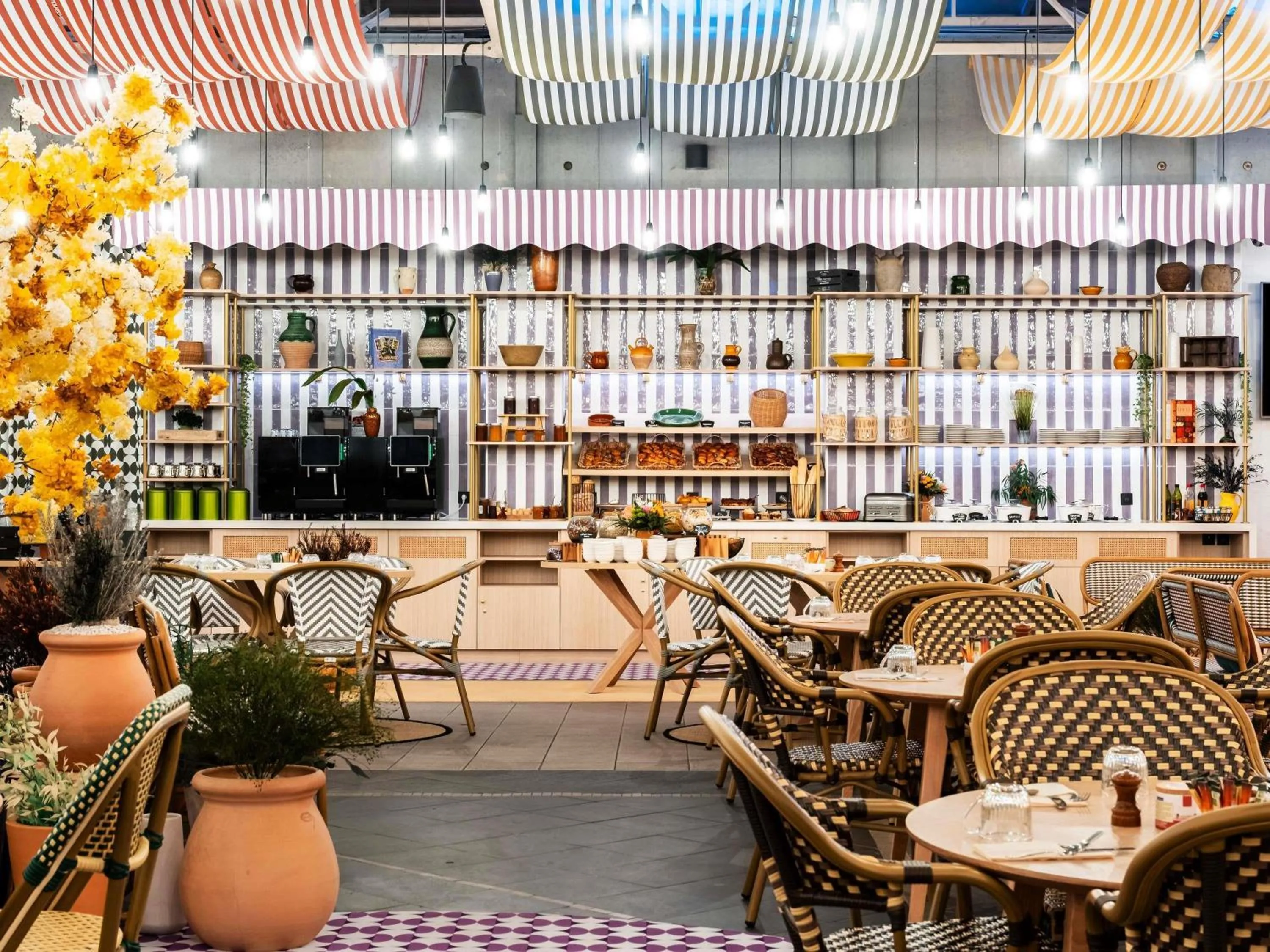 Property building in Novotel Atria Nimes Centre