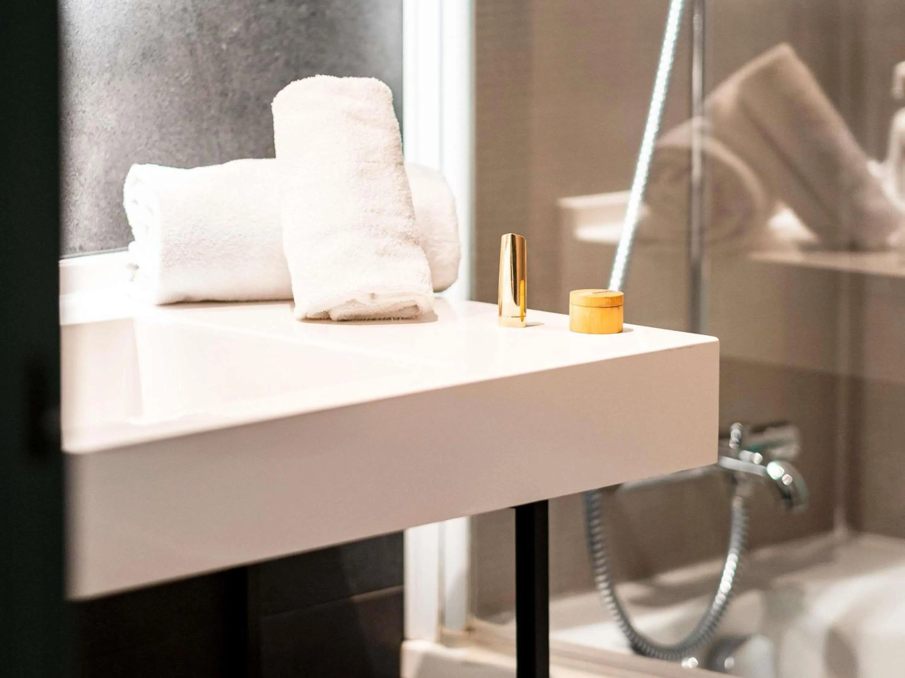 Bedroom in Novotel Atria Nimes Centre