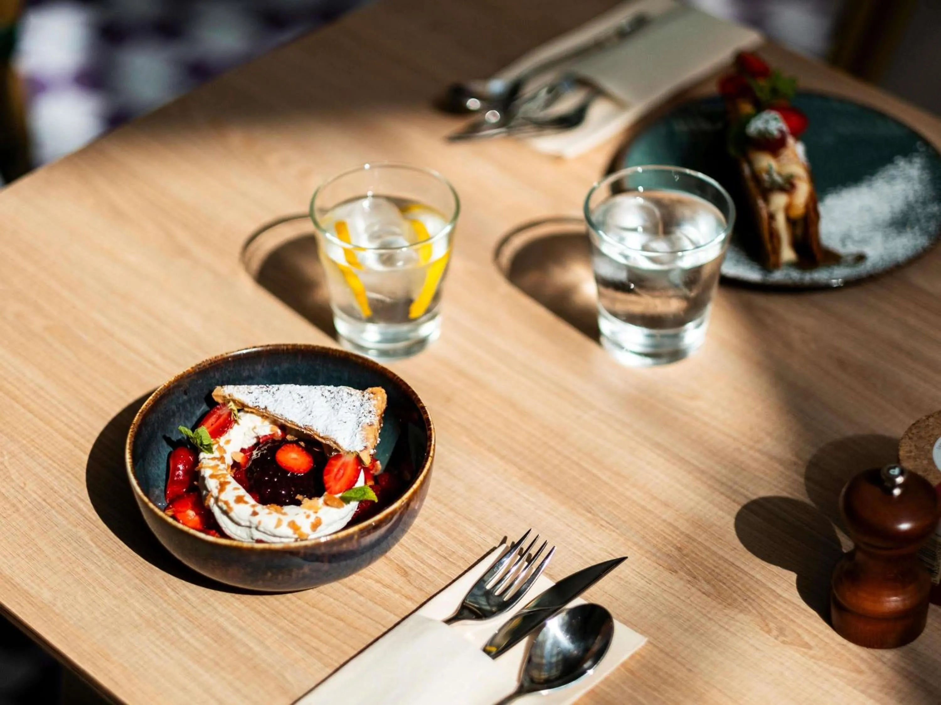 Restaurant/places to eat in Novotel Atria Nimes Centre