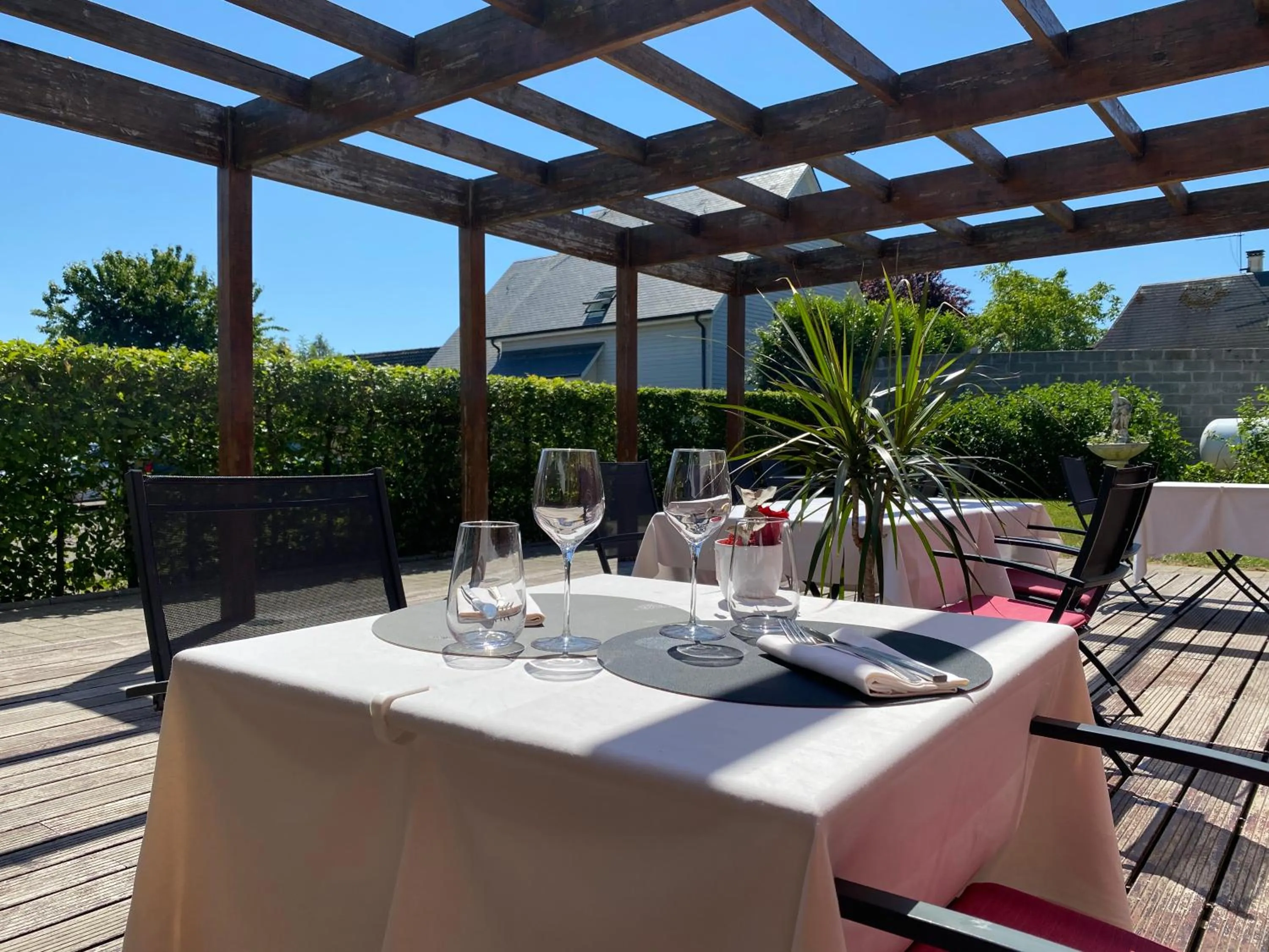 Logis Hôtel Restaurant SPA Le Tosny