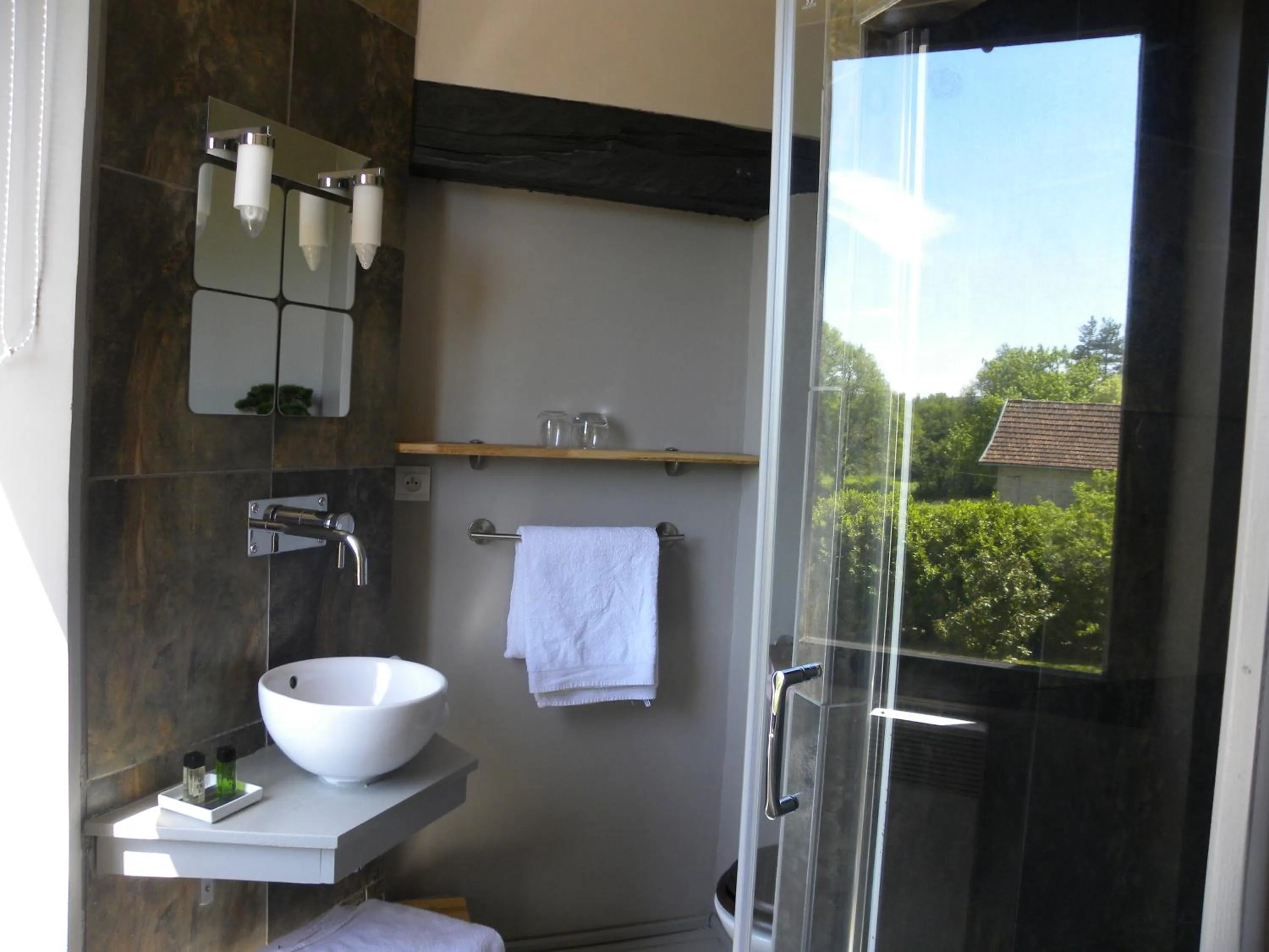 Bathroom in Hotel La Bastie d'Urfé