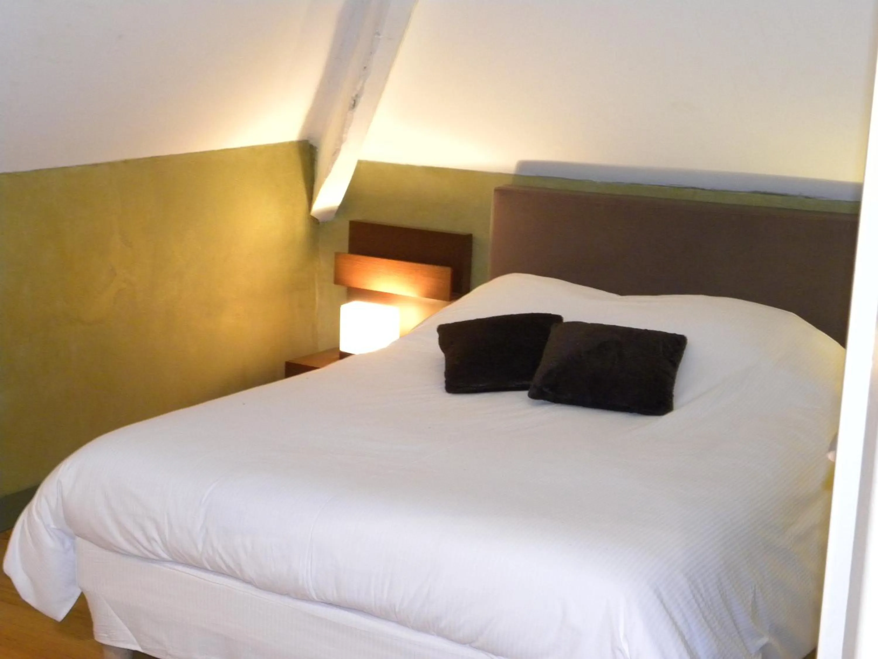 Bedroom, Bed in Hotel La Bastie d'Urfé