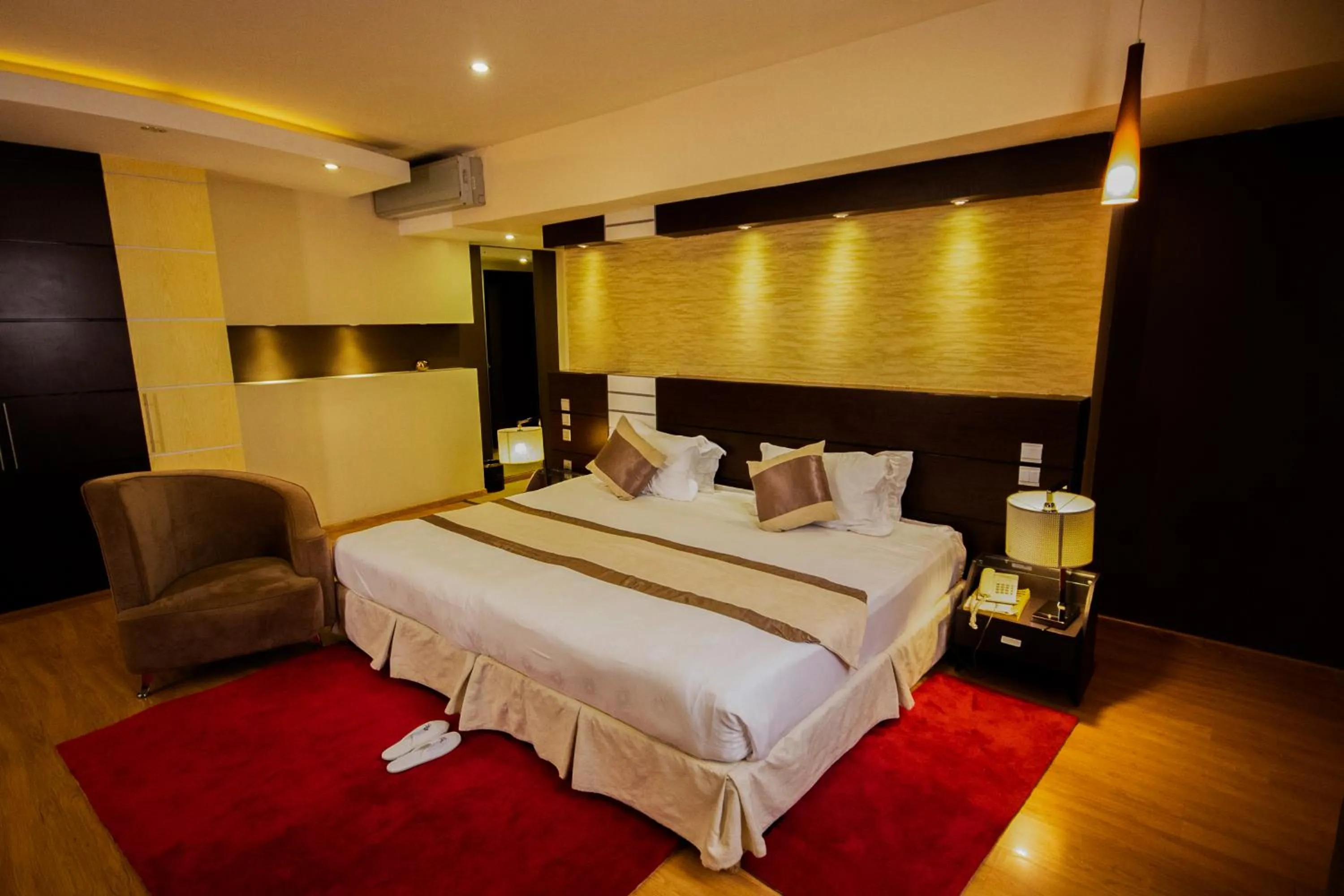 Bed in SG Premium Resort