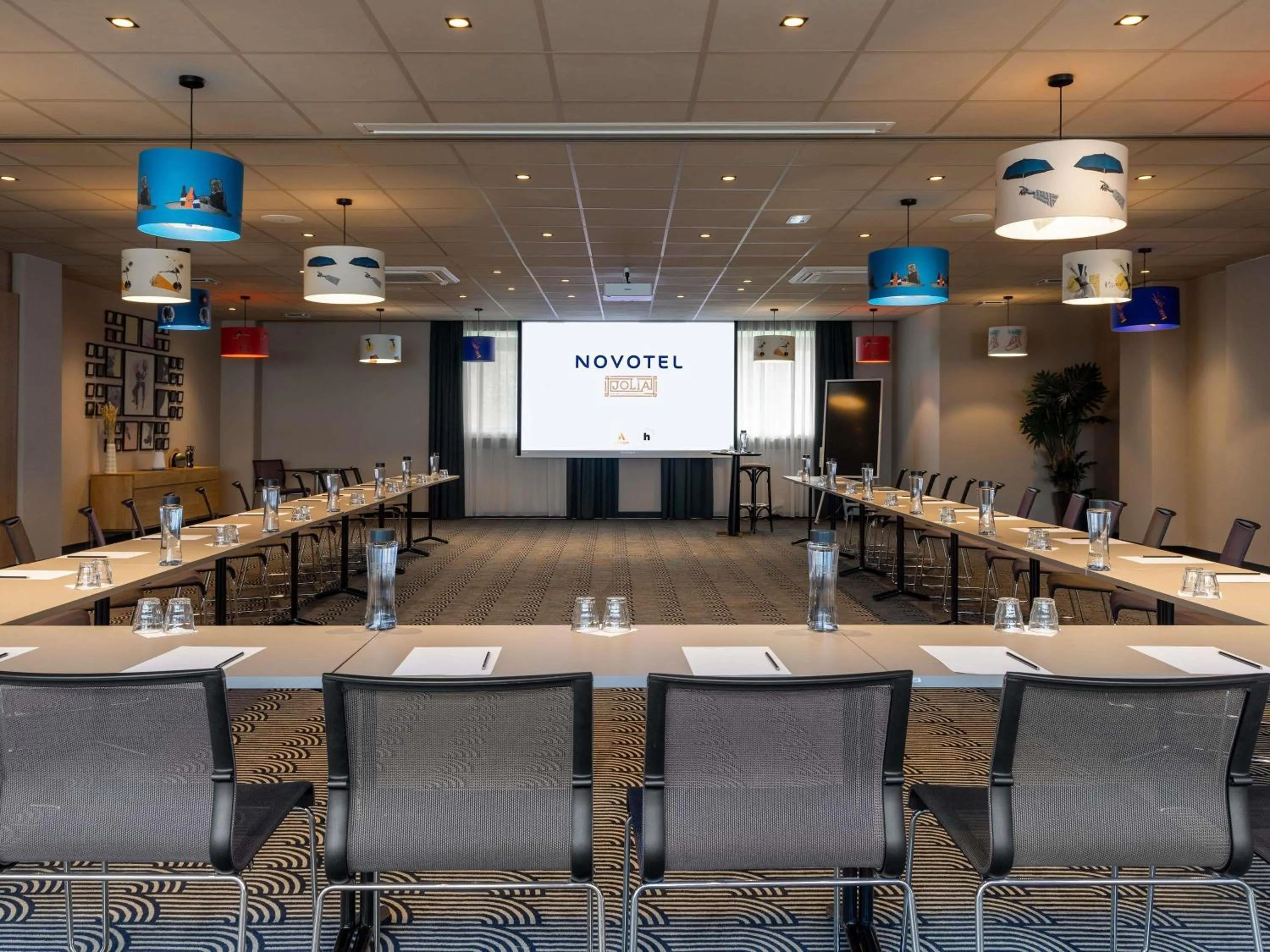 Meeting/conference room in Novotel Paris Suresnes Longchamp