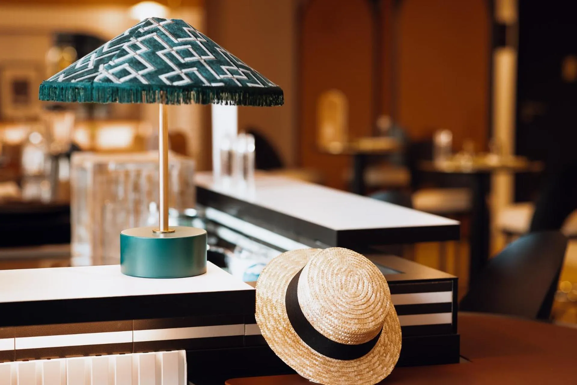 Lounge or bar in Novotel Paris Suresnes Longchamp