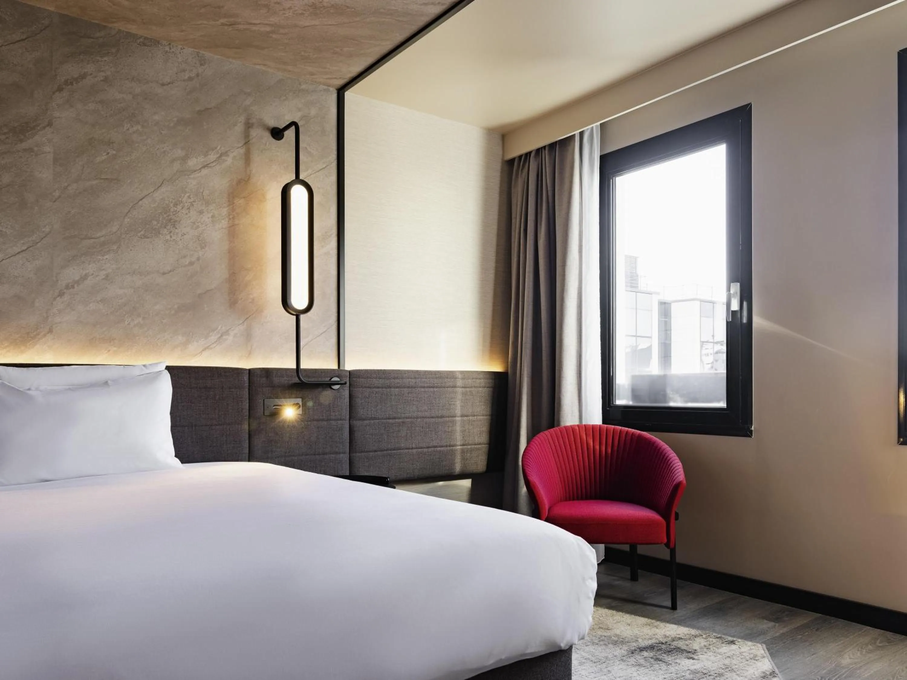 Bedroom, Bed in Novotel Paris Suresnes Longchamp