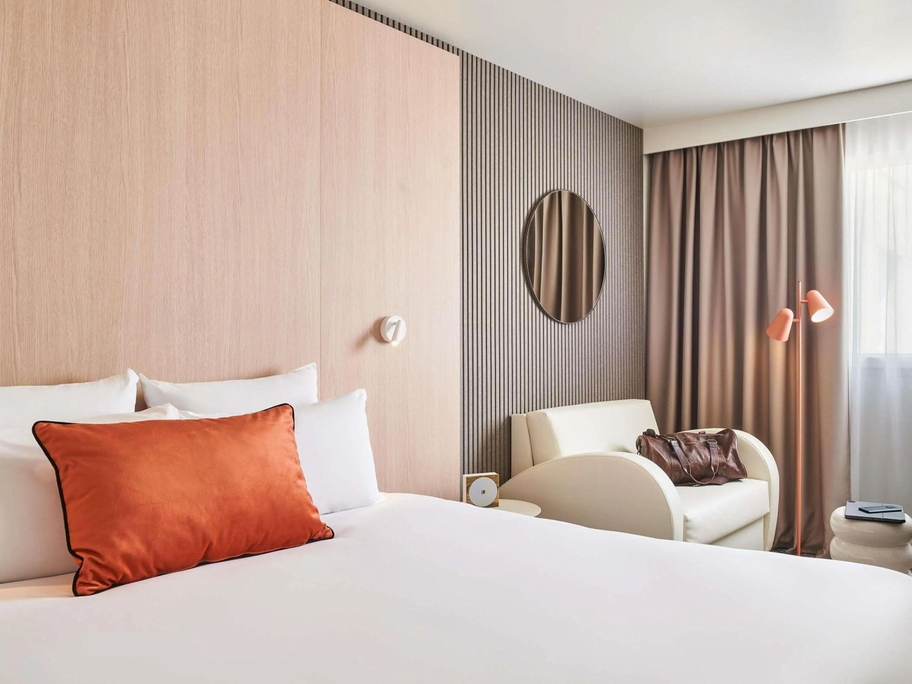 Bedroom, Bed in Novotel Paris 13 Porte d'Italie