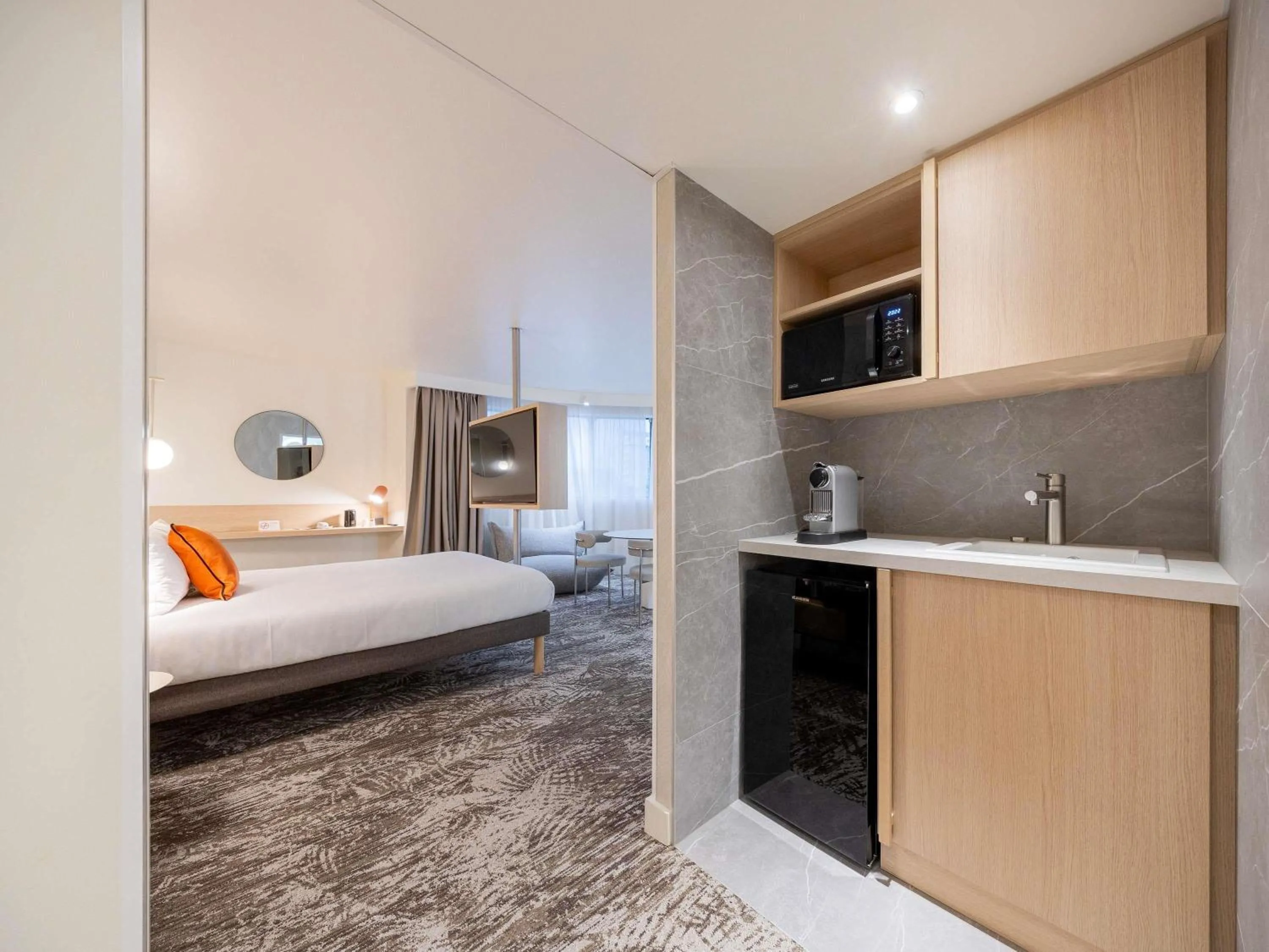 Bedroom, Bed in Novotel Paris 13 Porte d'Italie