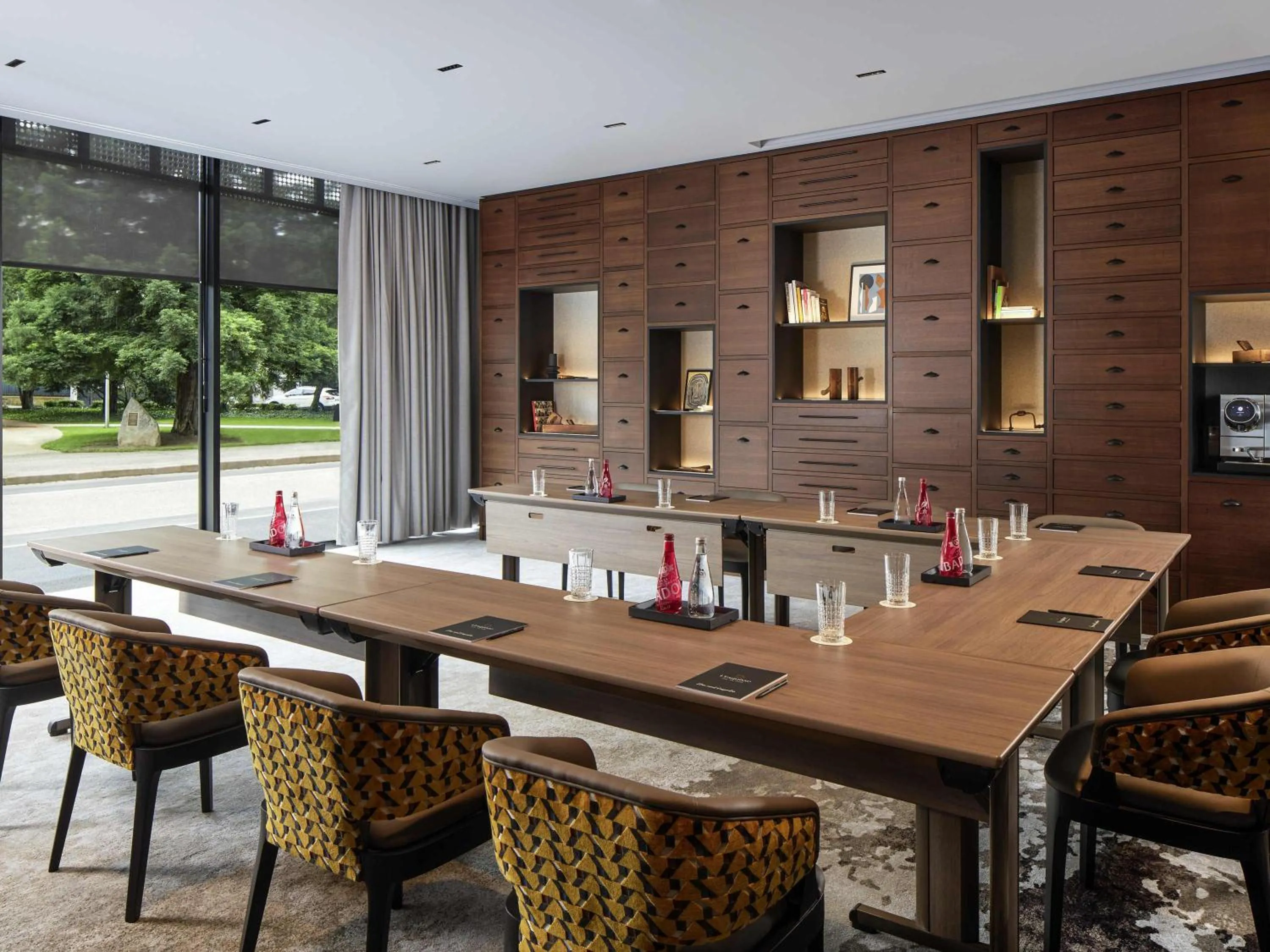 Meeting/conference room in L'Esquisse Hotel & Spa Colmar - MGallery Collection