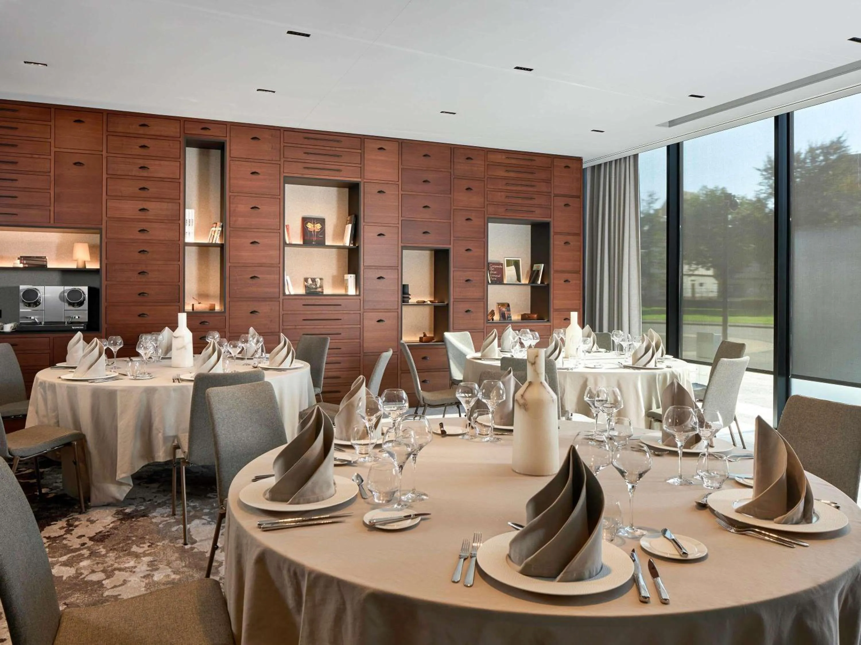 Meeting/conference room in L'Esquisse Hotel & Spa Colmar - MGallery Collection