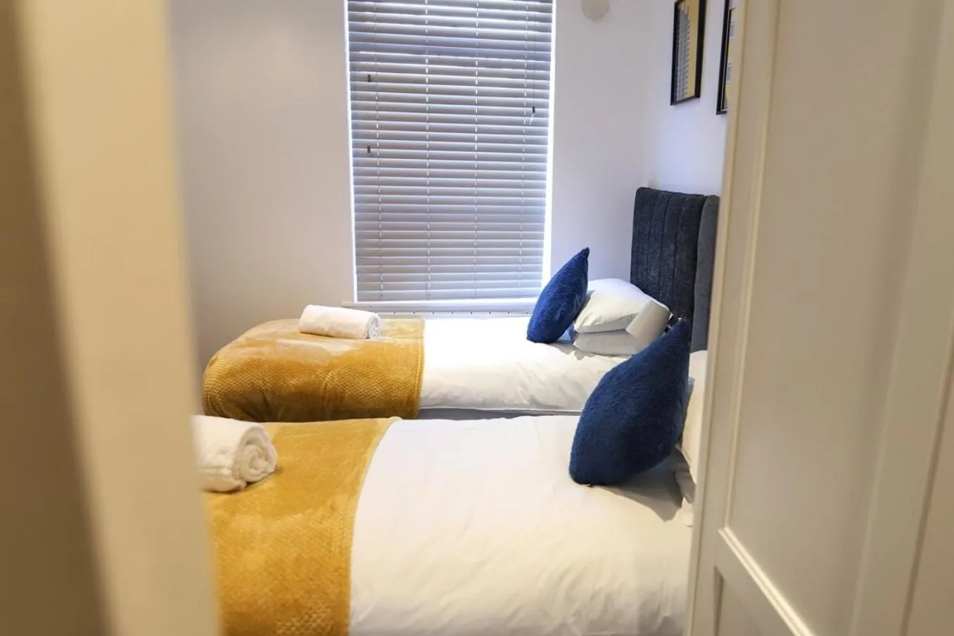 New- Modern 2br Apt Wifi Sleep5 City Centre