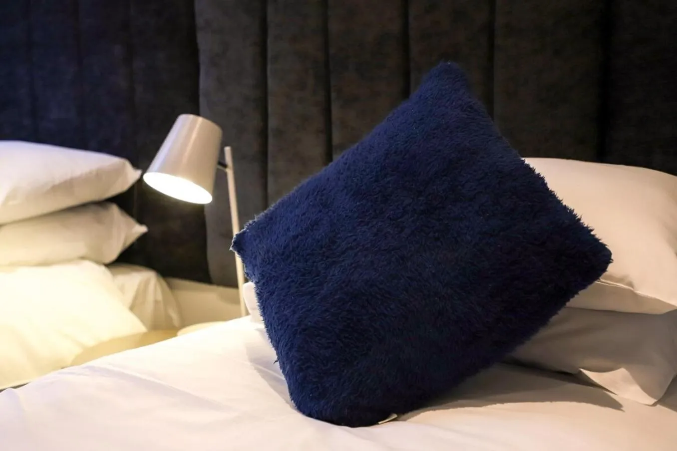 New- Modern 2br Apt Wifi Sleep5 City Centre