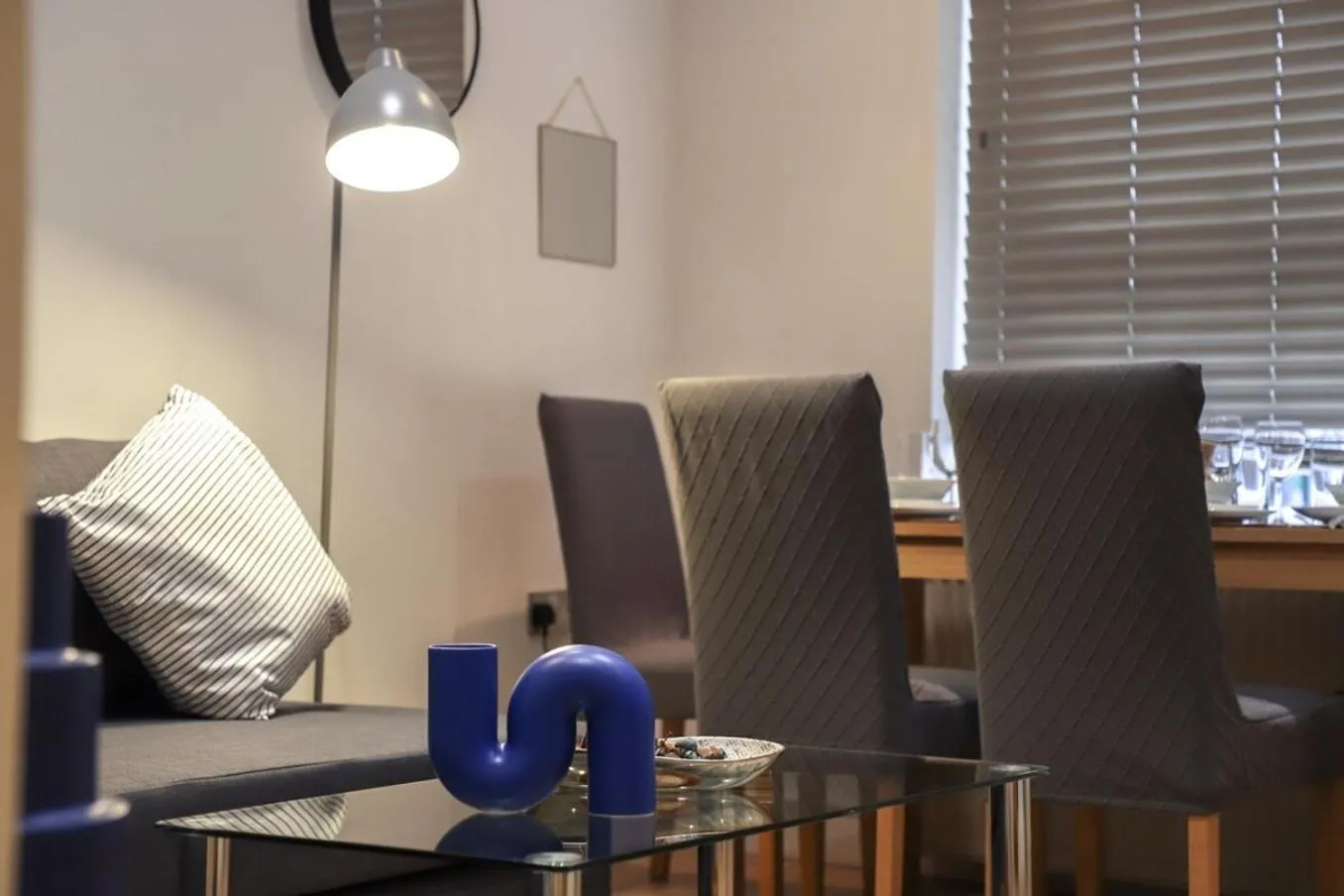 New- Modern 2br Apt Wifi Sleep5 City Centre